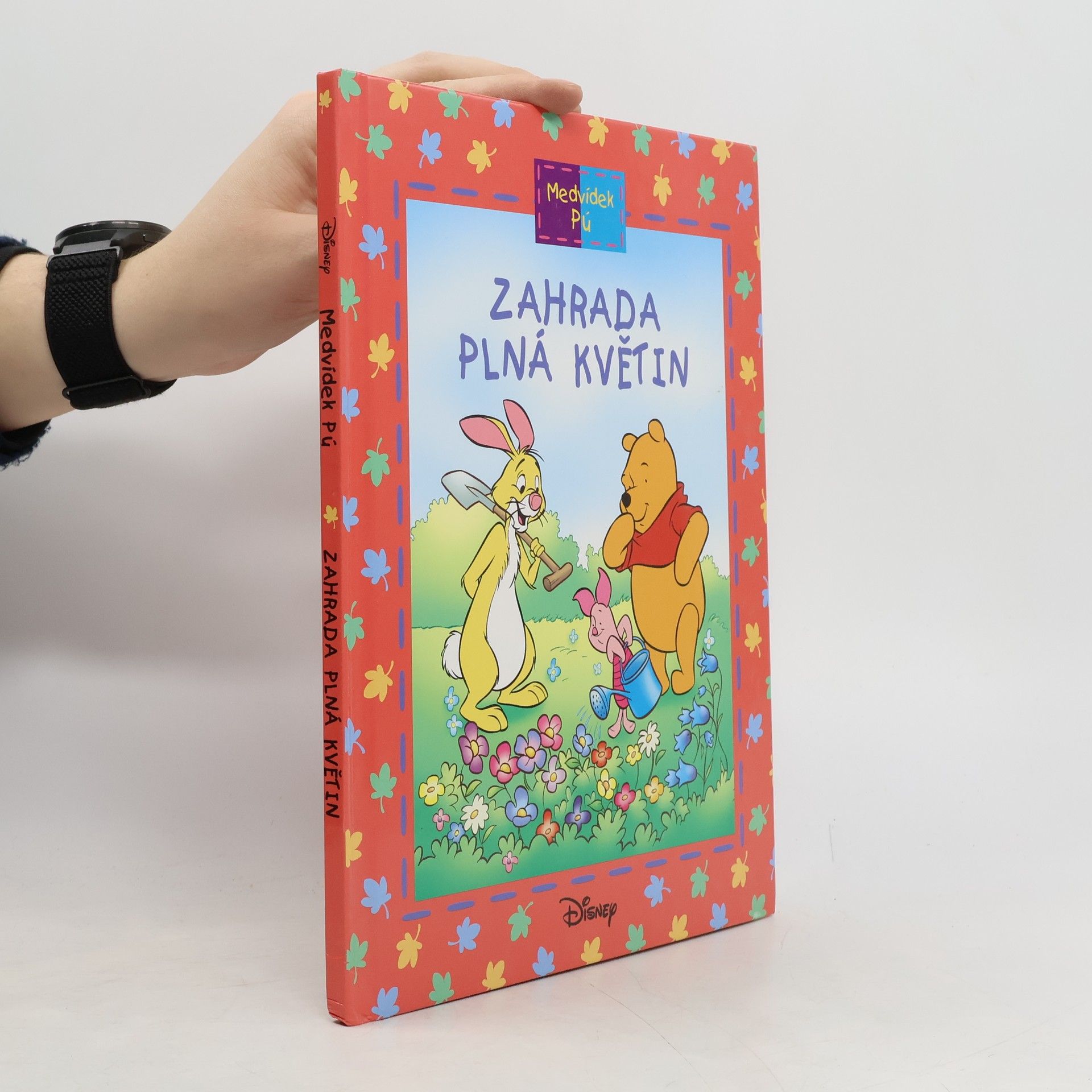 Zahrada plná květin