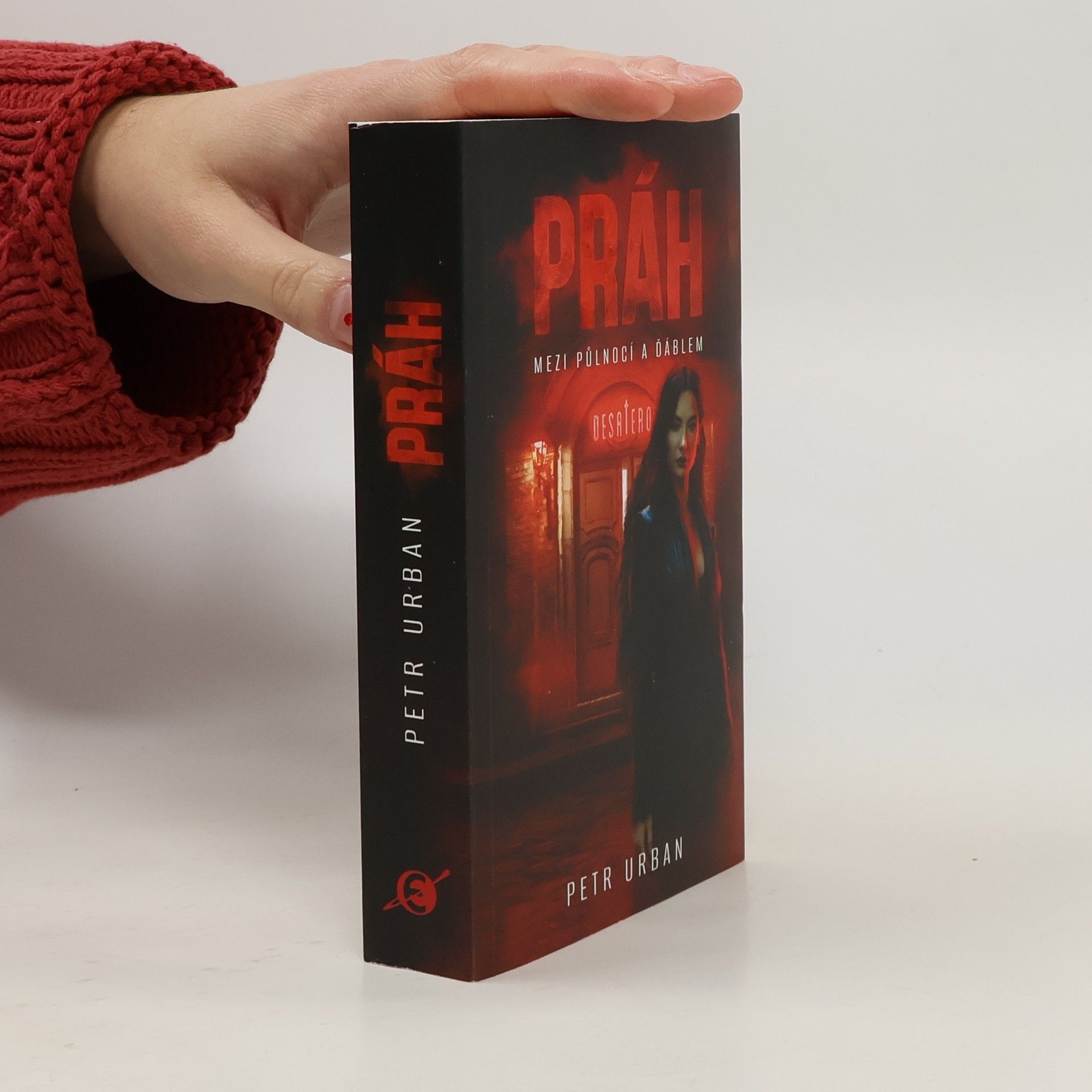 Petr Urban Práh. Mezi půlnocí a ďáblem