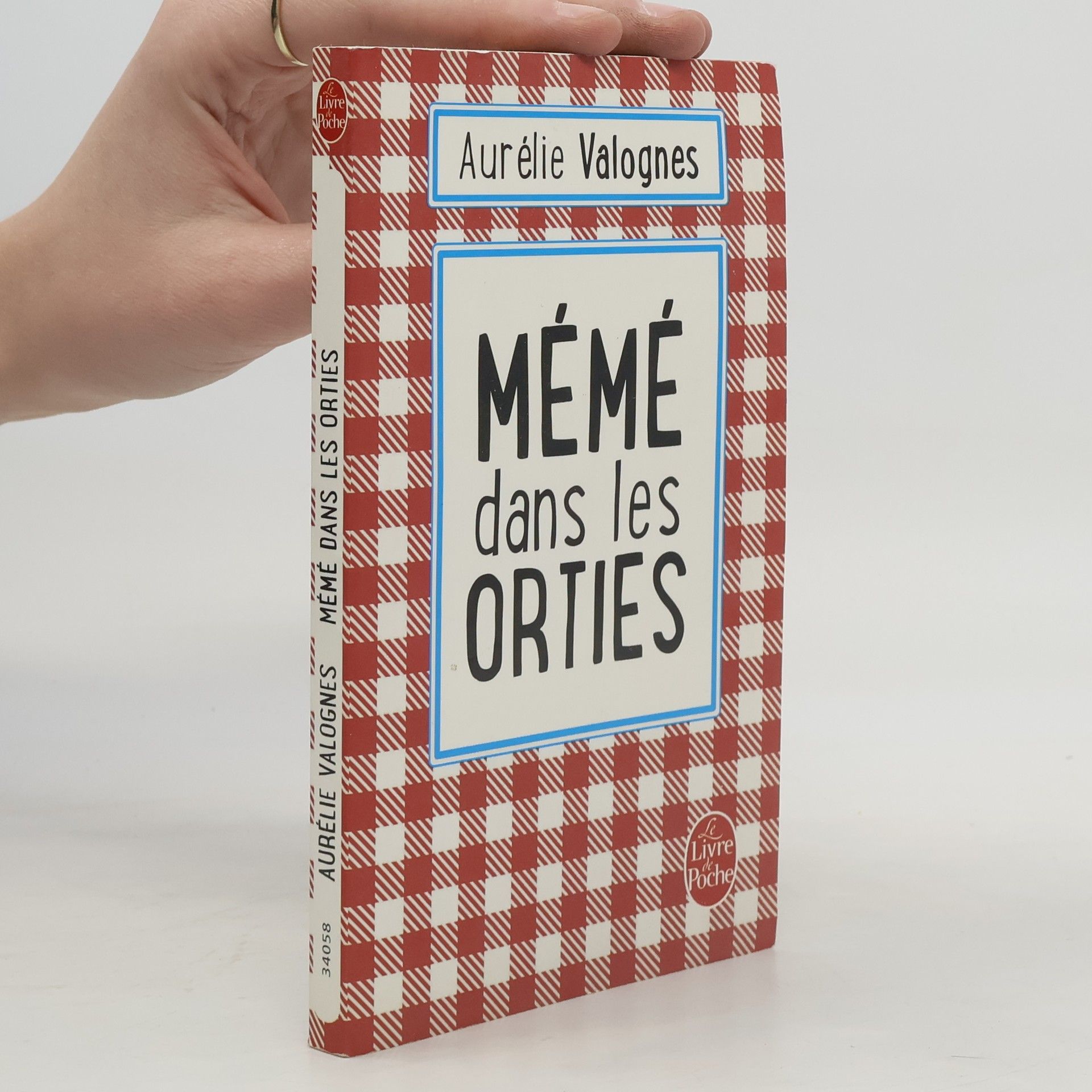 Aurélie Valognes Mémé dans les orties