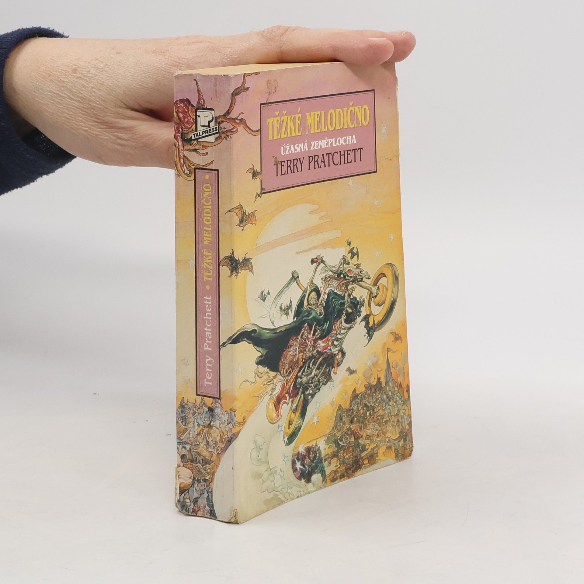 Terry Pratchett Těžké melodično