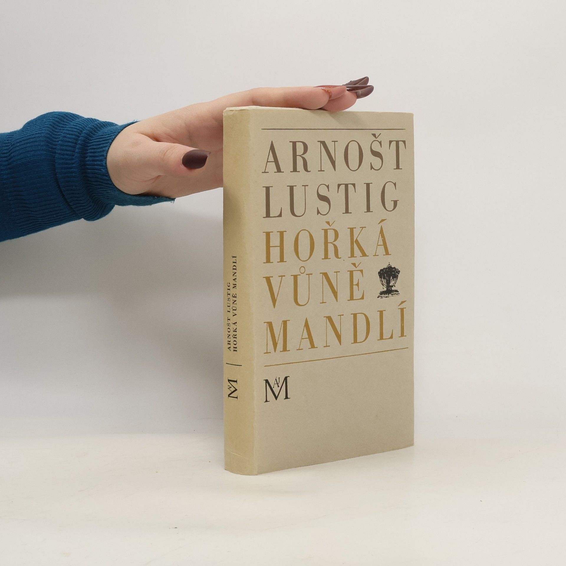 Hořká vůně mandlí