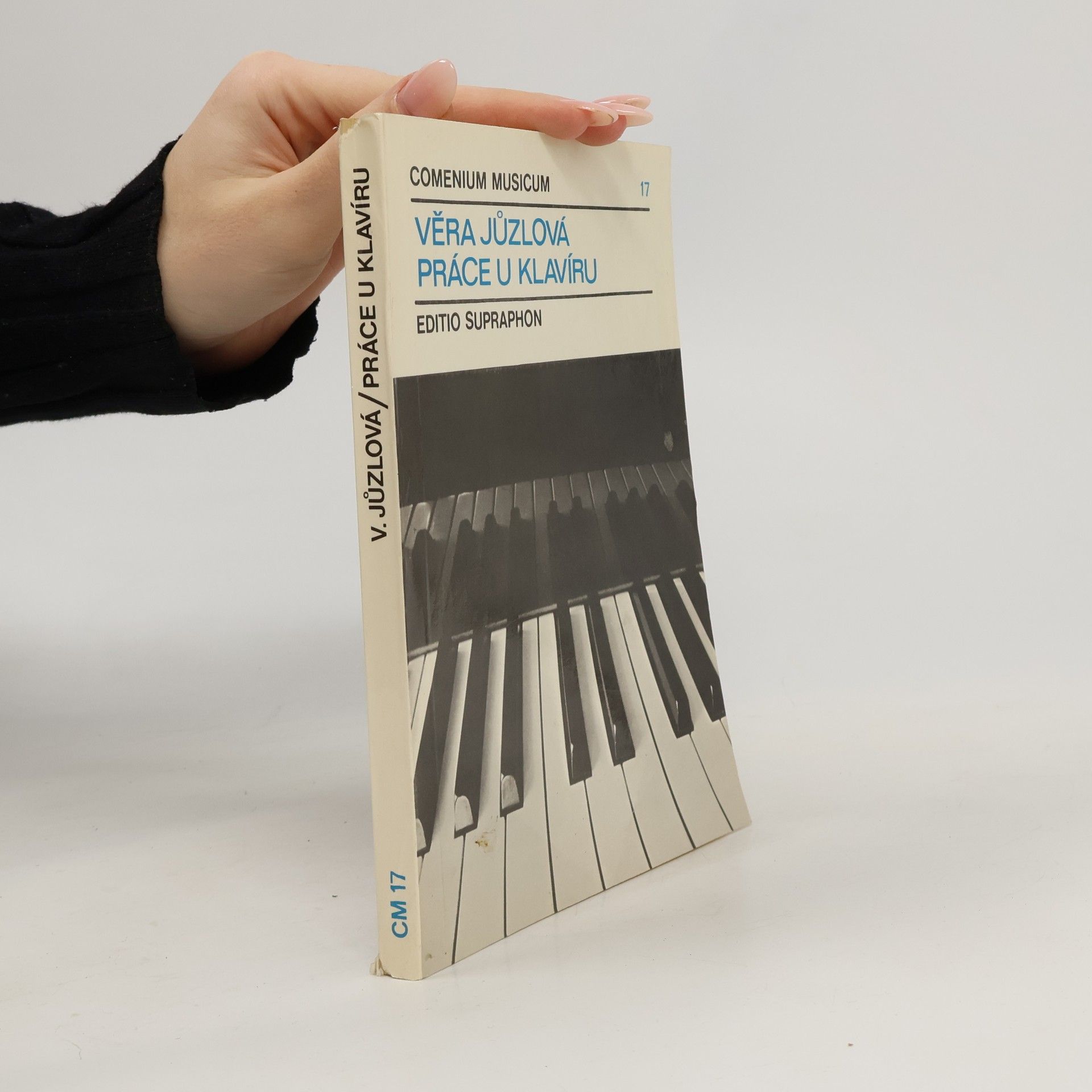 Věra Jůzlová Práce u klavíru