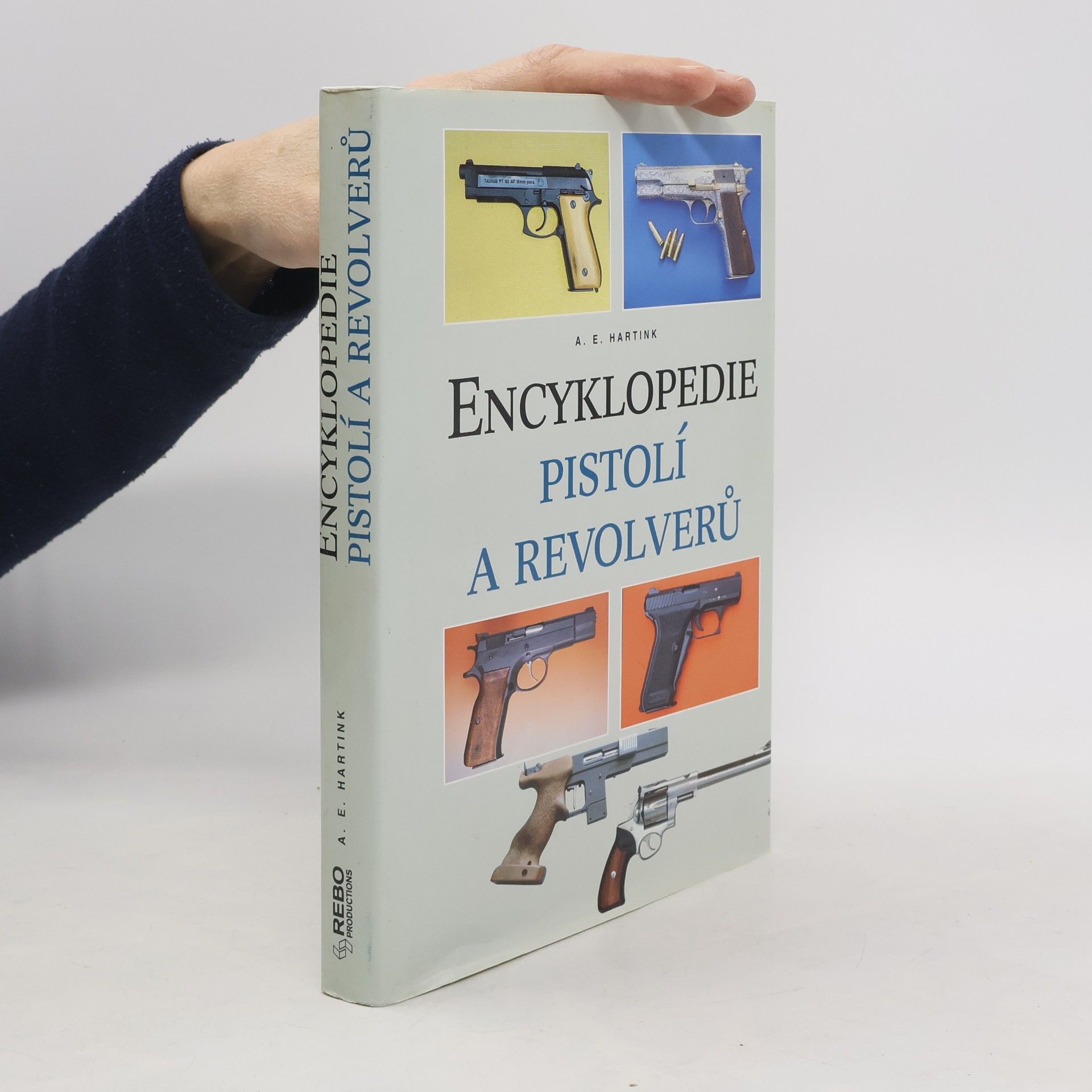 Encyklopedie pistolí a revolverů