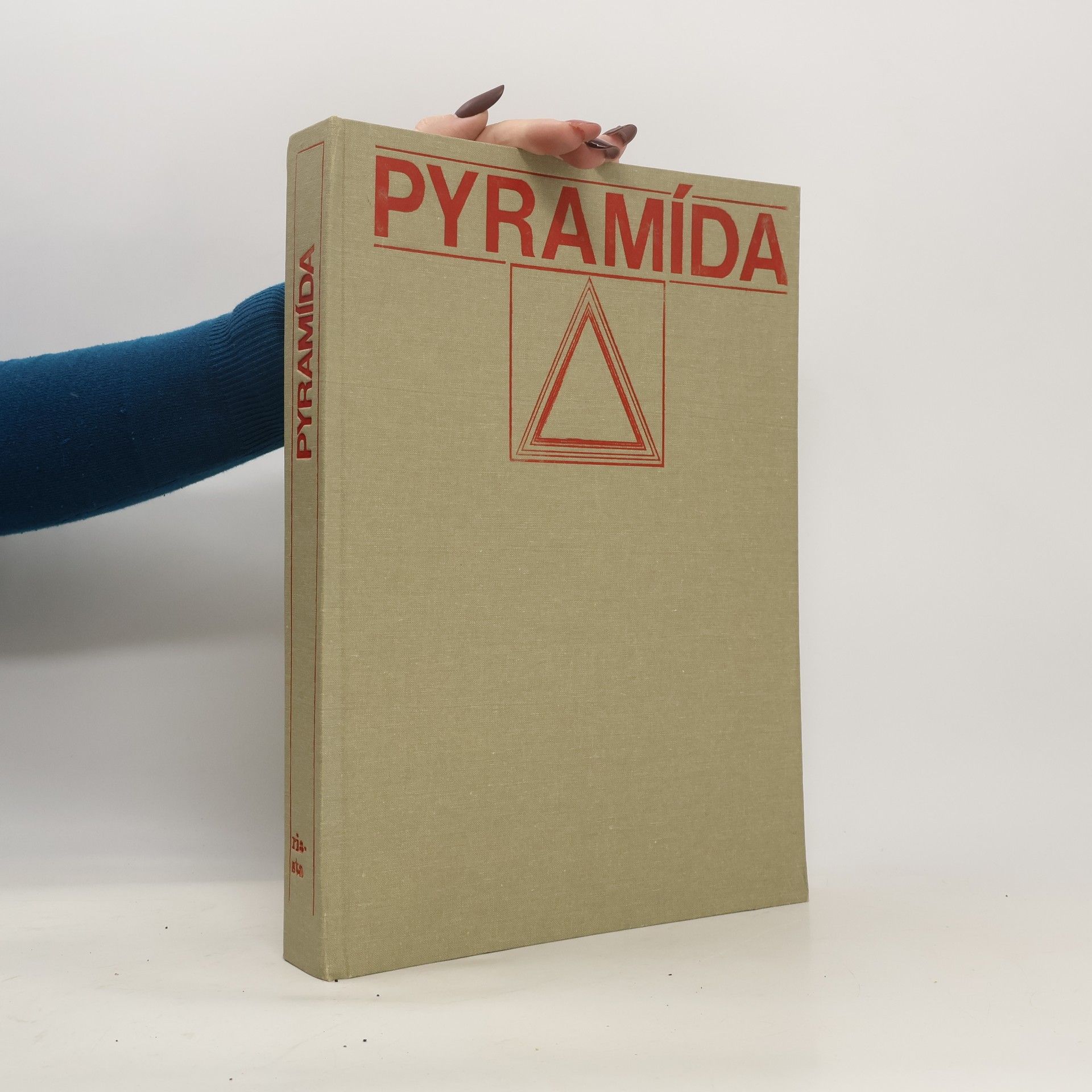 Kolektív autorov Pyramída