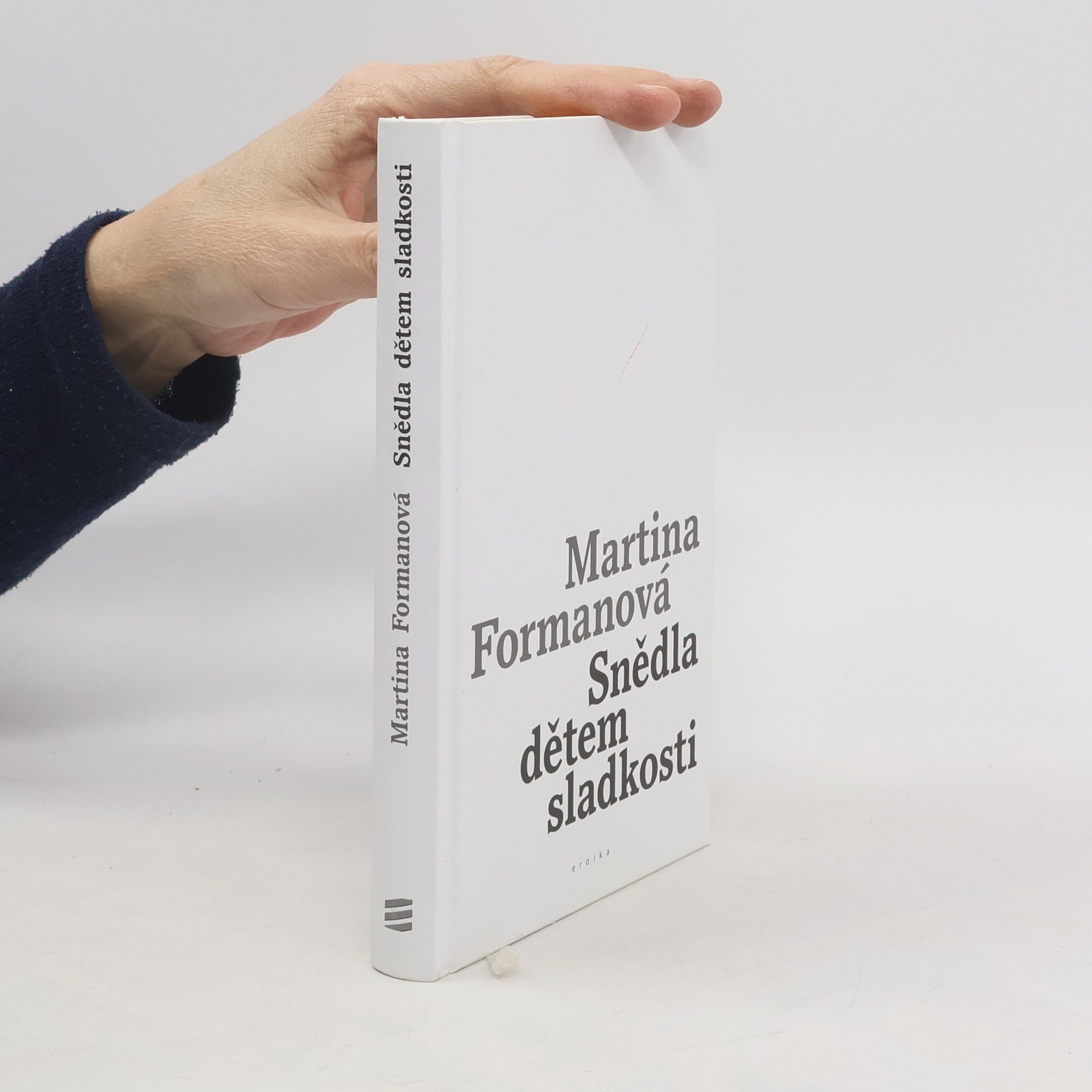 Snědla dětem sladkosti