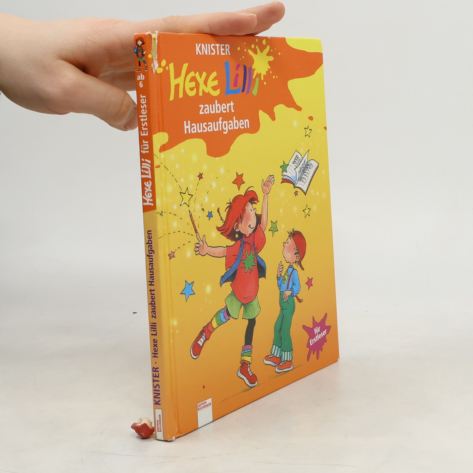 Hexe Lilli zaubert Hausaufgaben