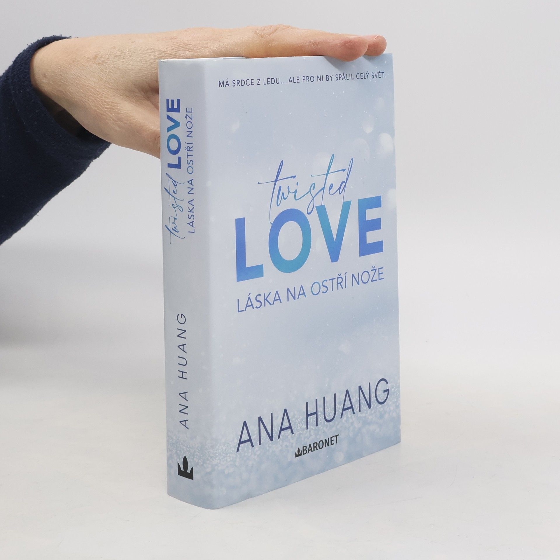 Ana Huang Twisted love. Láska na ostří nože