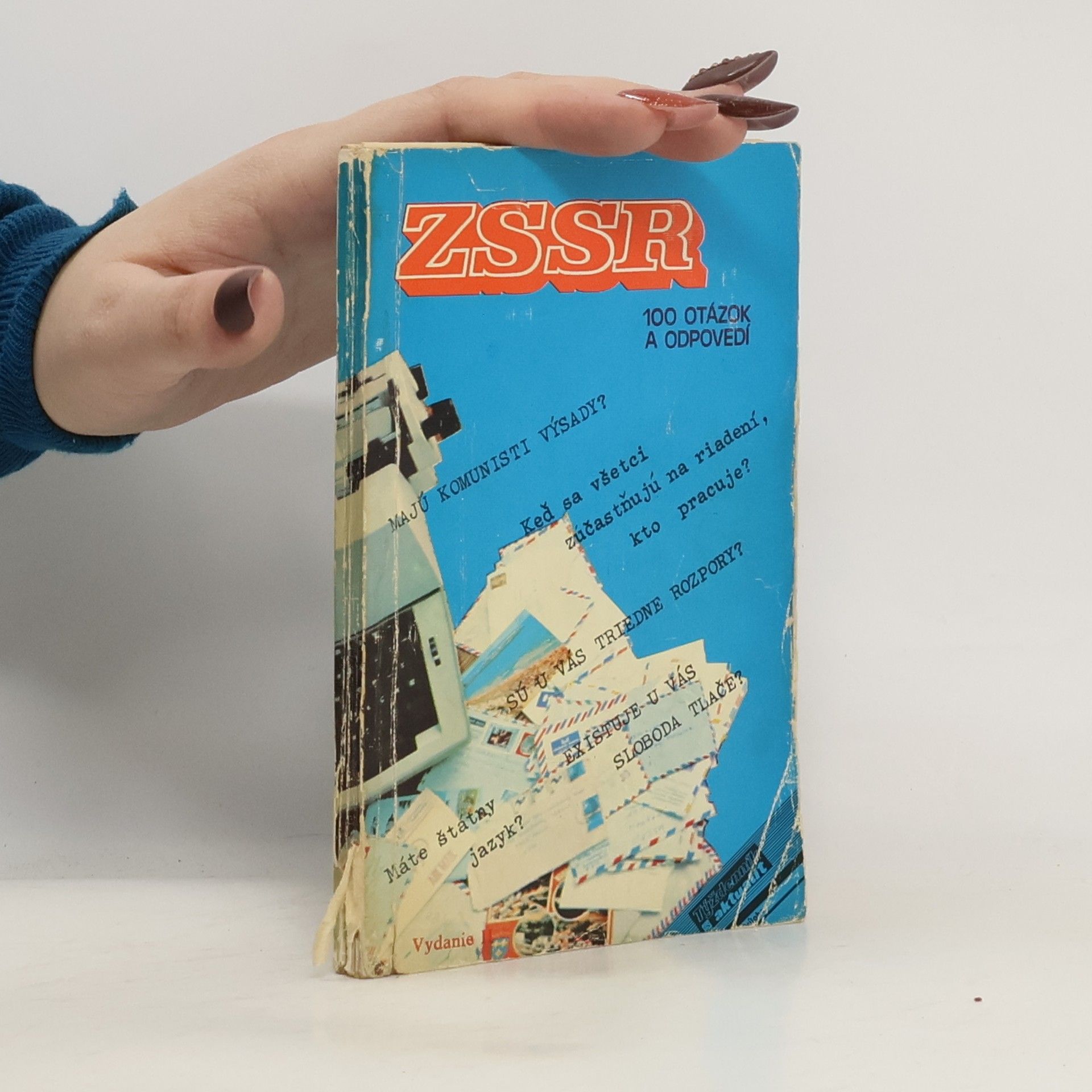 Collectif d'auteurs ZSSR. 100 otázok a odpovedí