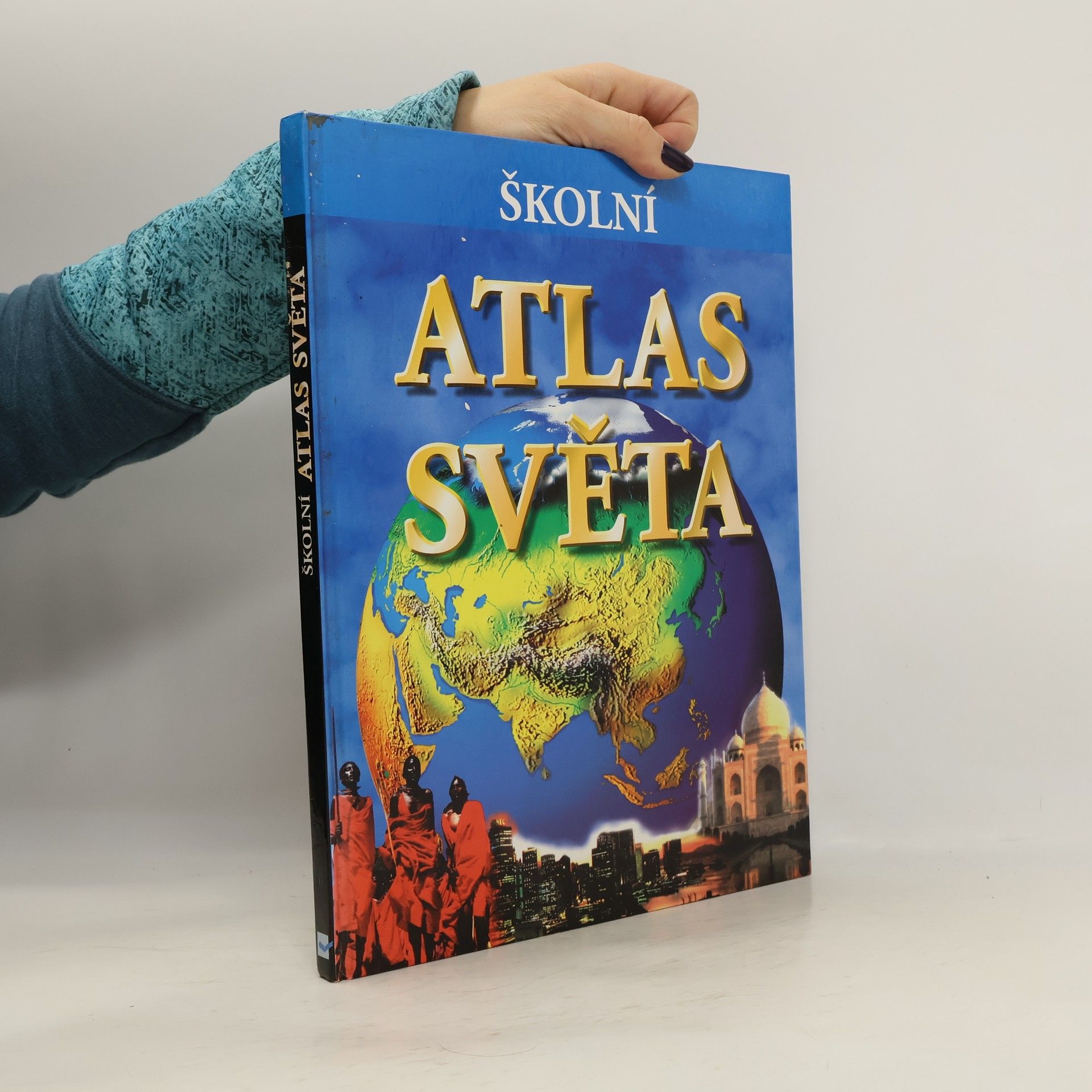 s.r.o Svojtka § Co. Školní atlas světa