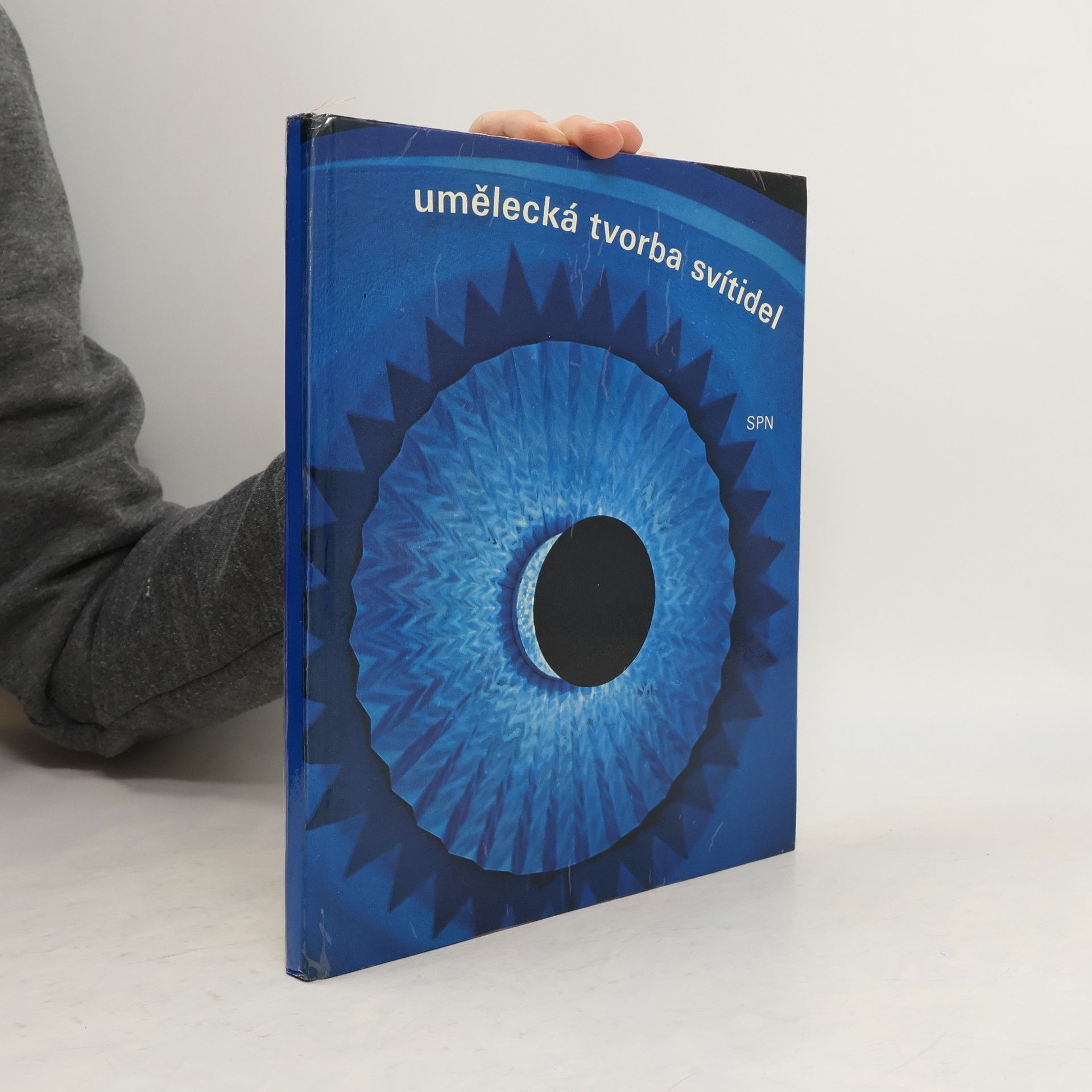 Jaroslav Fišer Umělecká tvorba svítidel