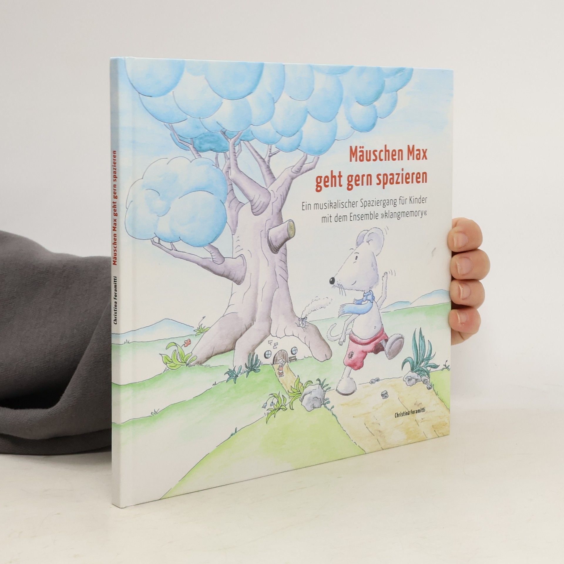 Mäuschen Max geht gern spazieren