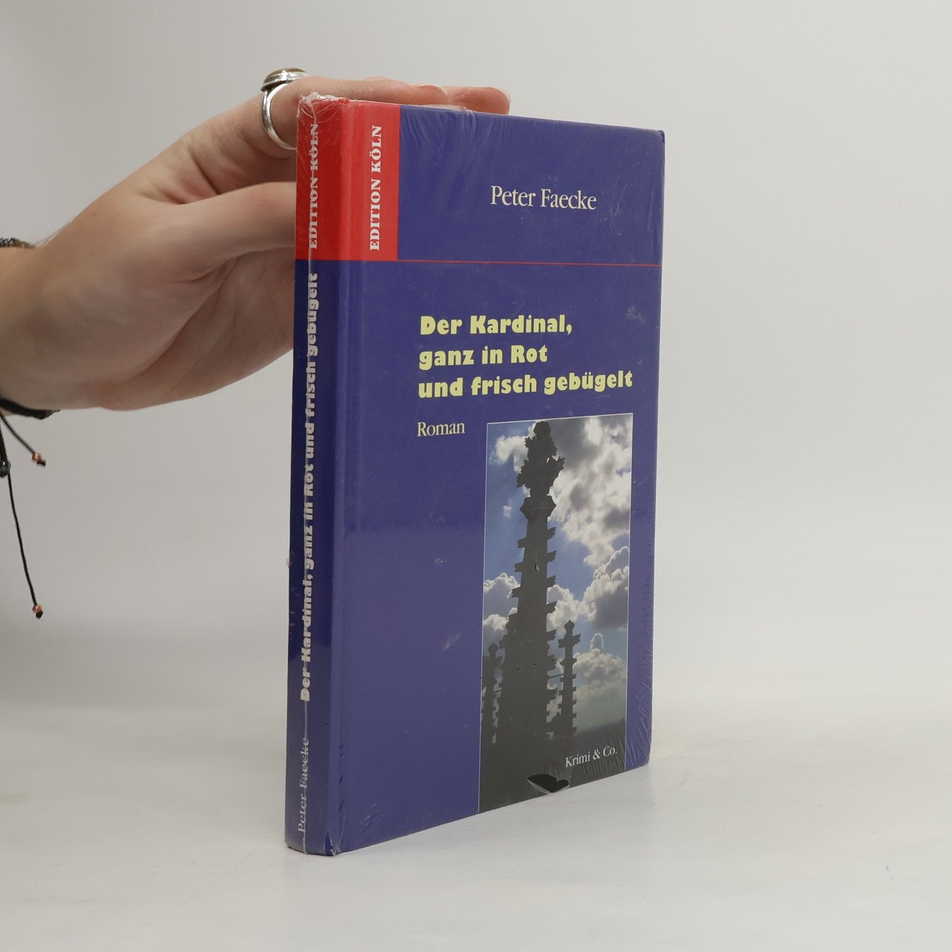 Der Kardinal, ganz in Rot und frisch gebügelt