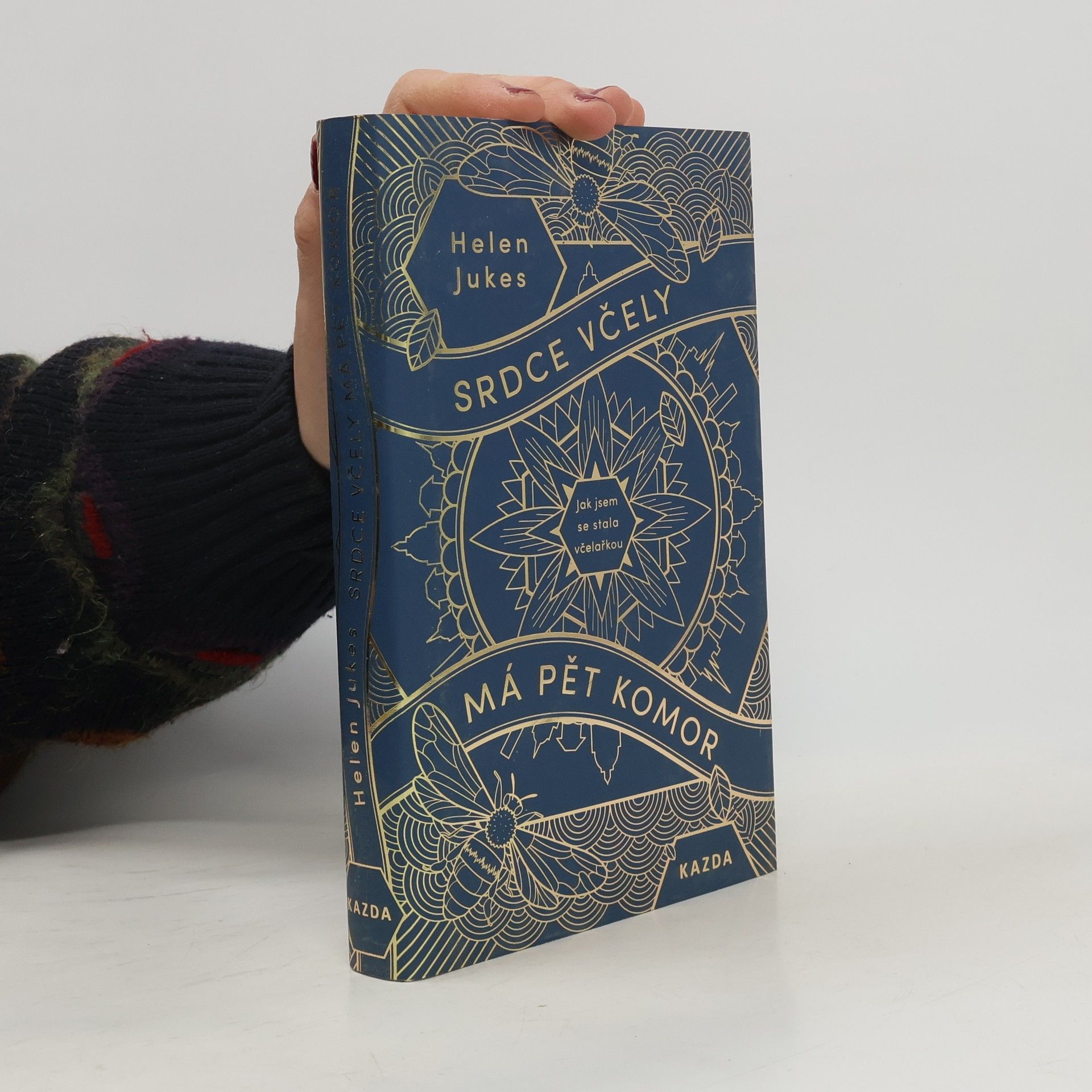 Helen Jukes Srdce včely má pět komor