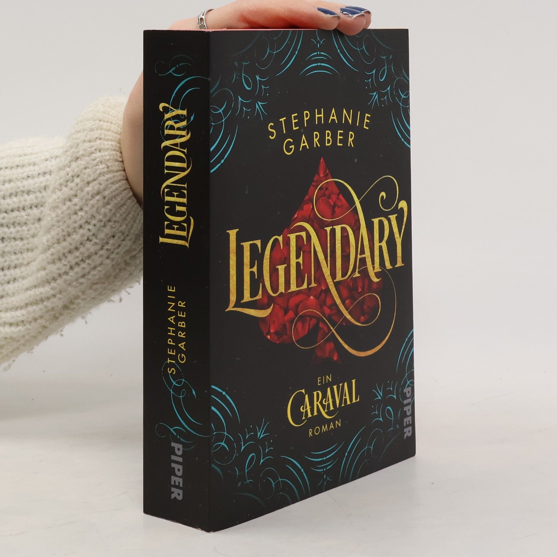 Stephanie Garber Legendary