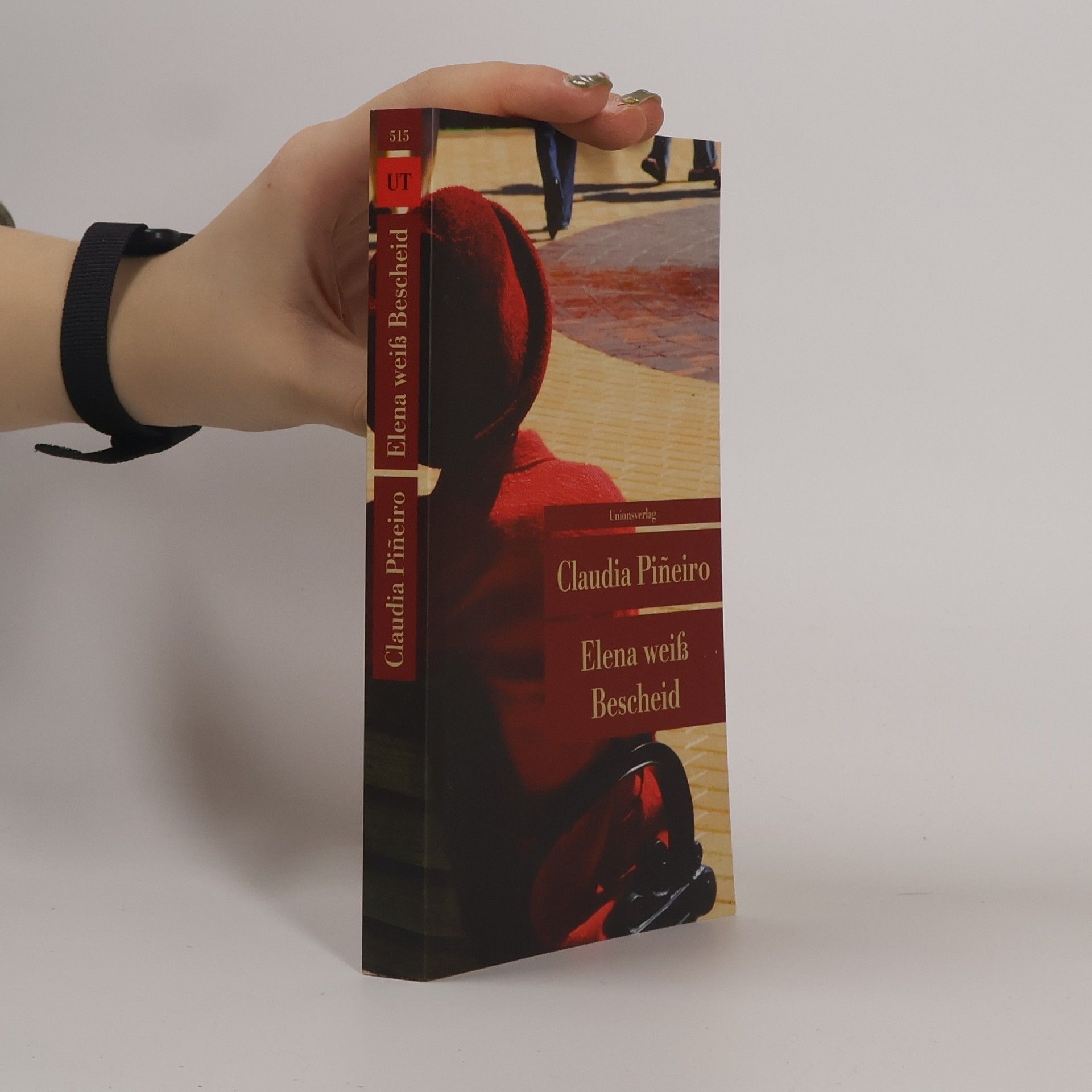 Elena weiß Bescheid