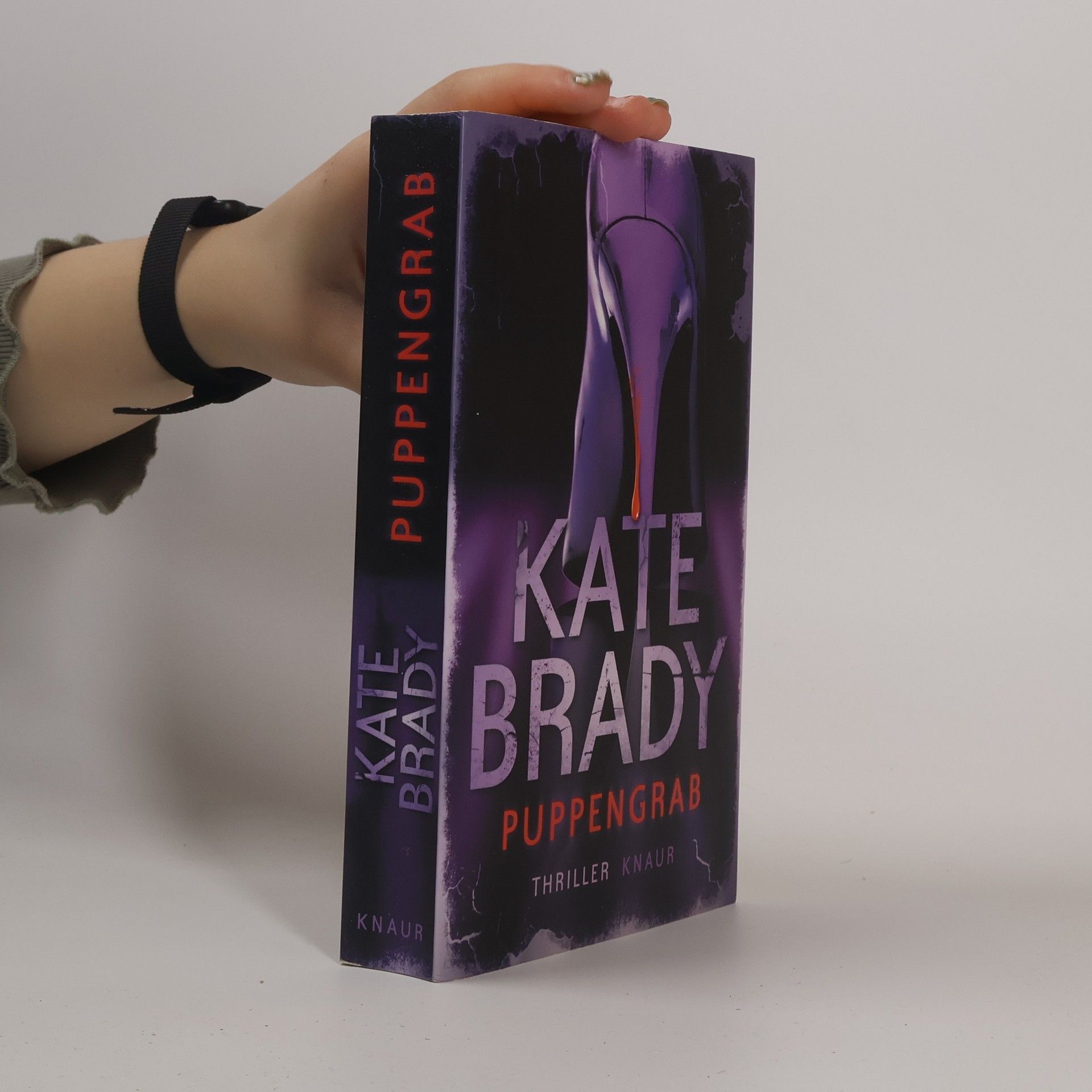Kate Brady Puppengrab