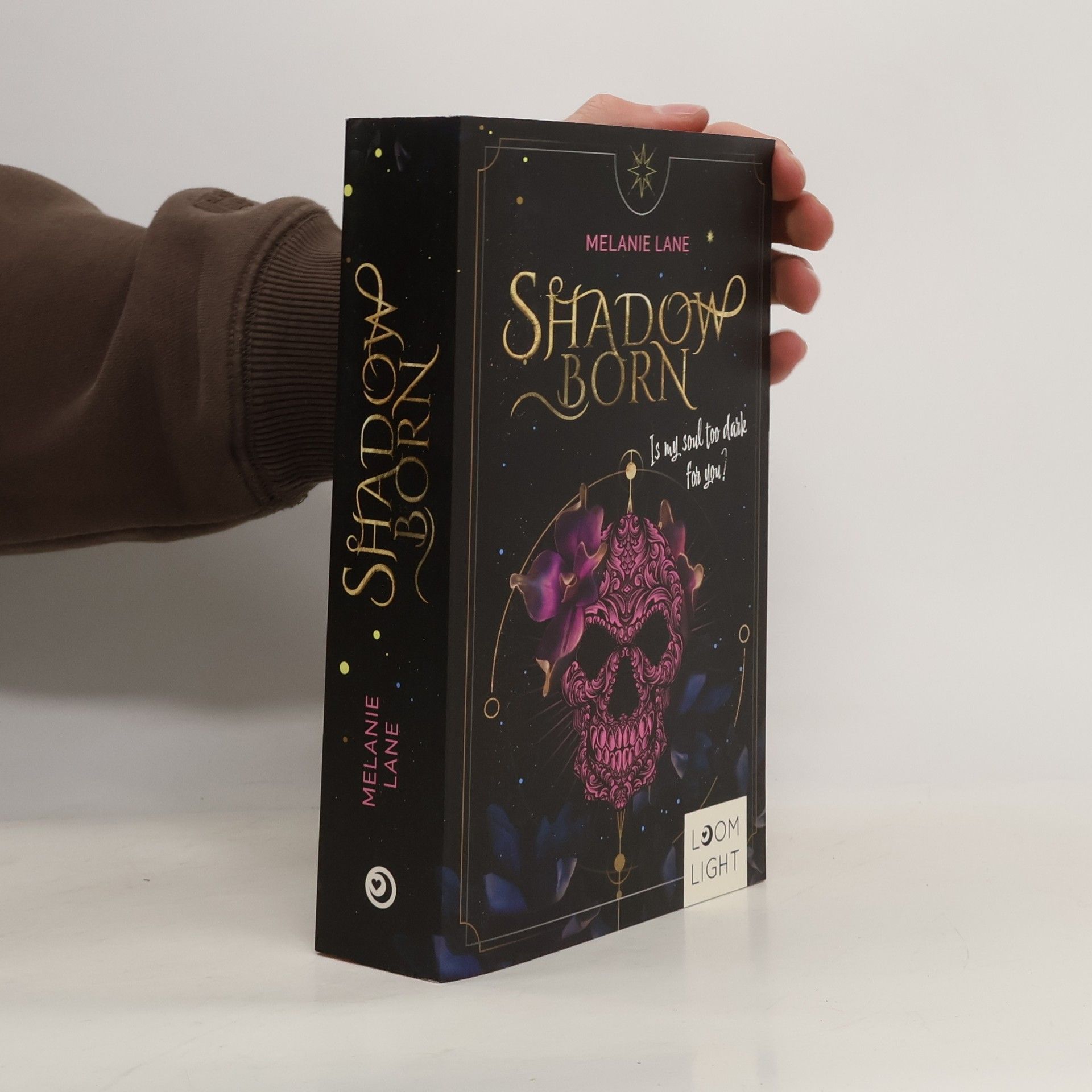 Melanie Lane Shadowborn
