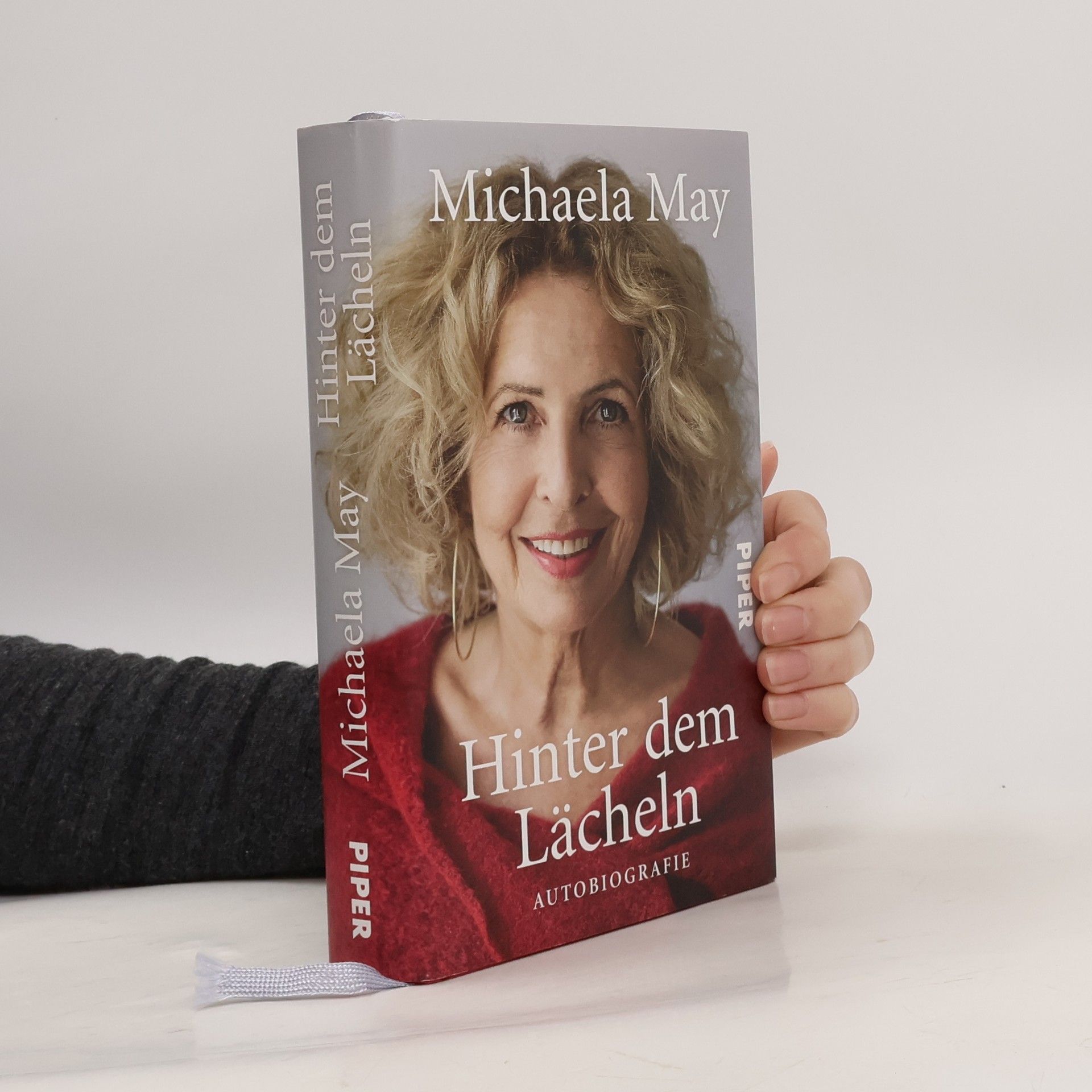 Michaela May Hinter dem Lächeln