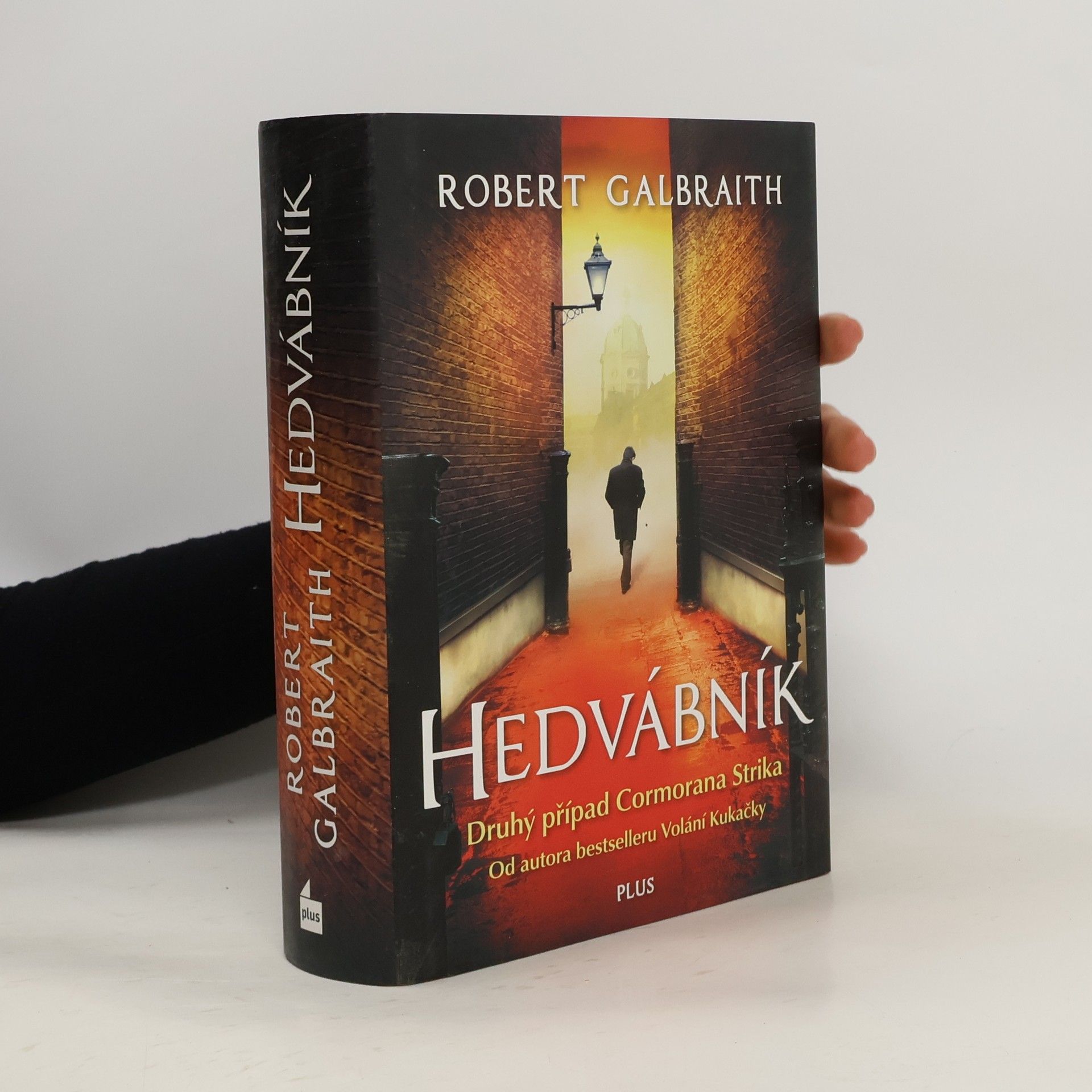 Robert Galbraith Hedvábník