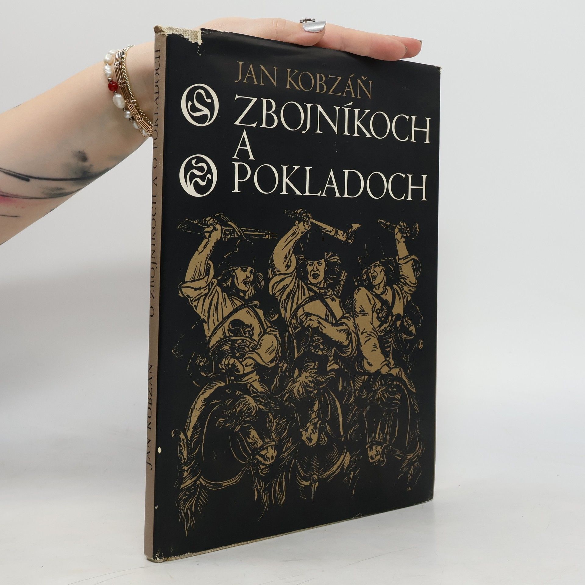 O zbojníkoch a o pokladoch