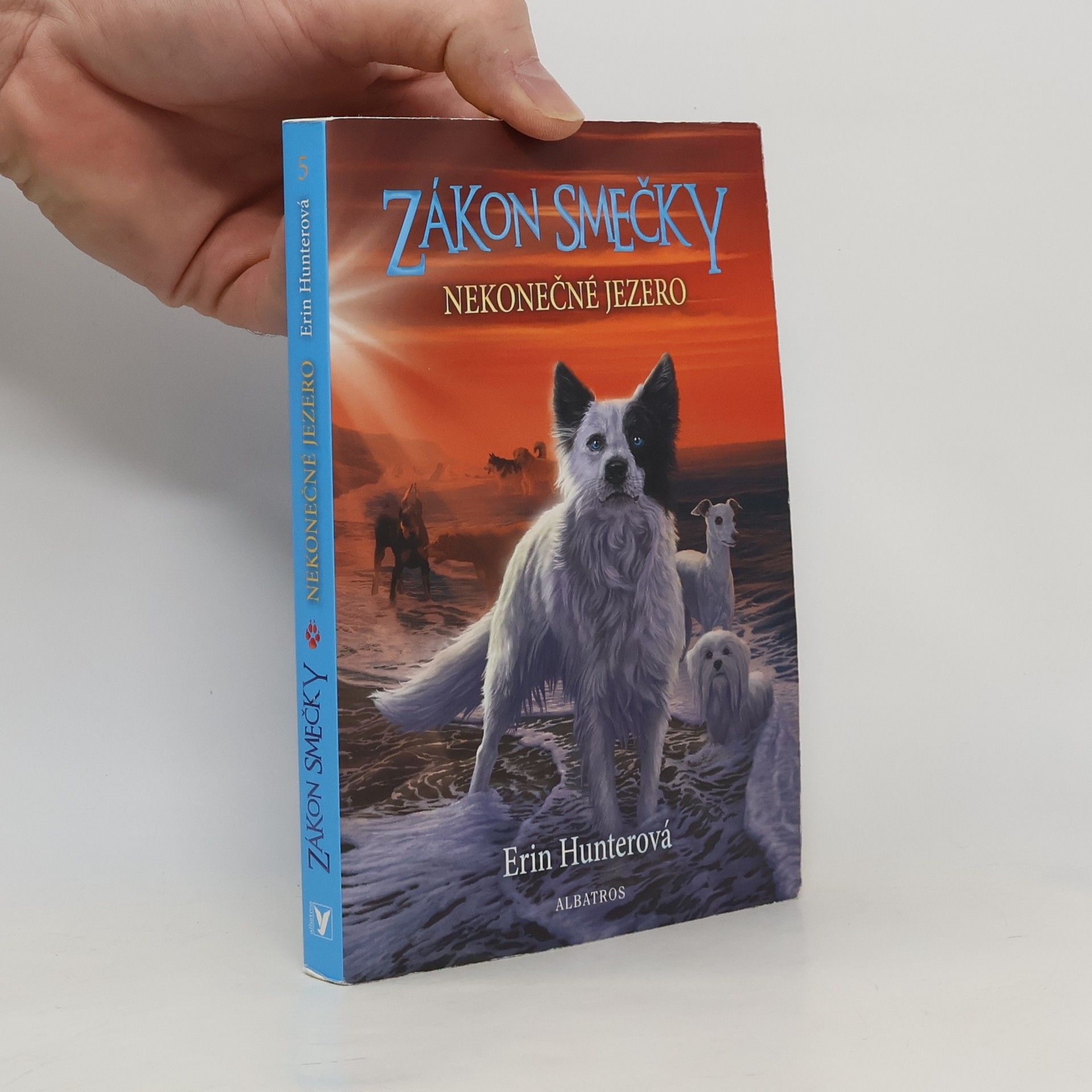 Erin Hunter Nekonečné jezero. Zákon smečky