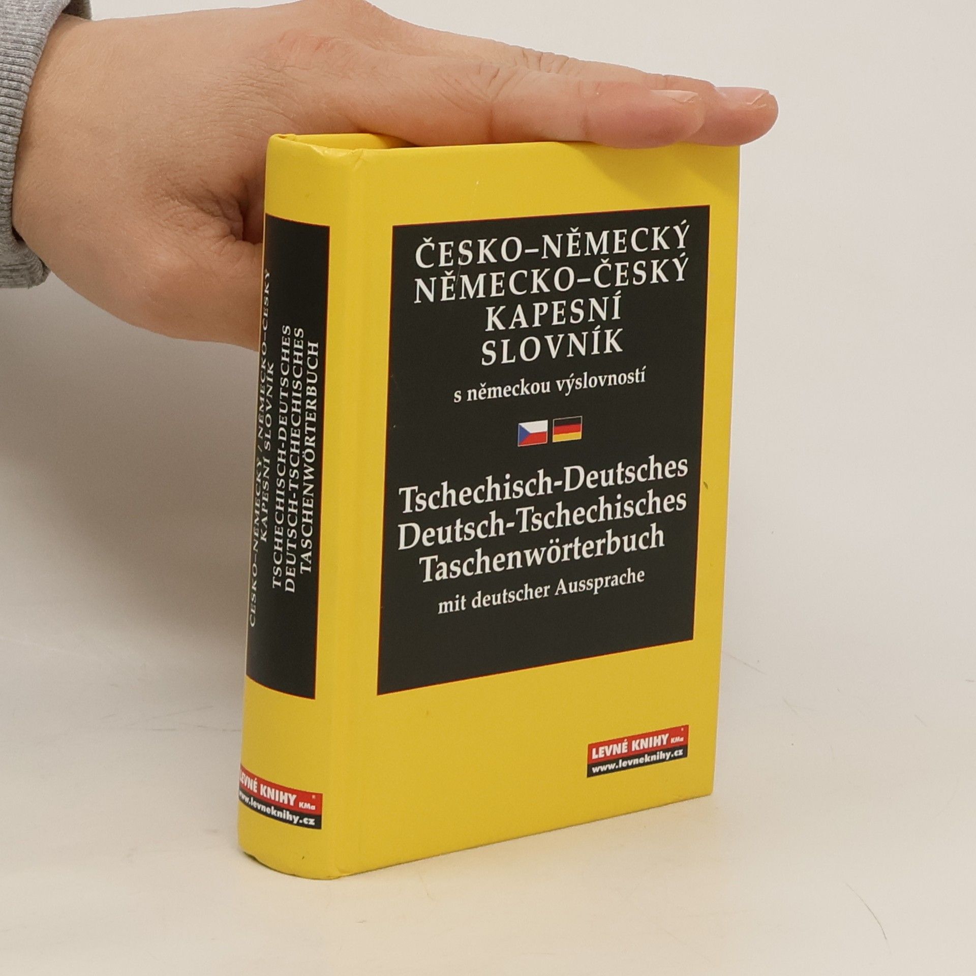 Auteurscollectief Česko-německý, německo-český kapesní slovník