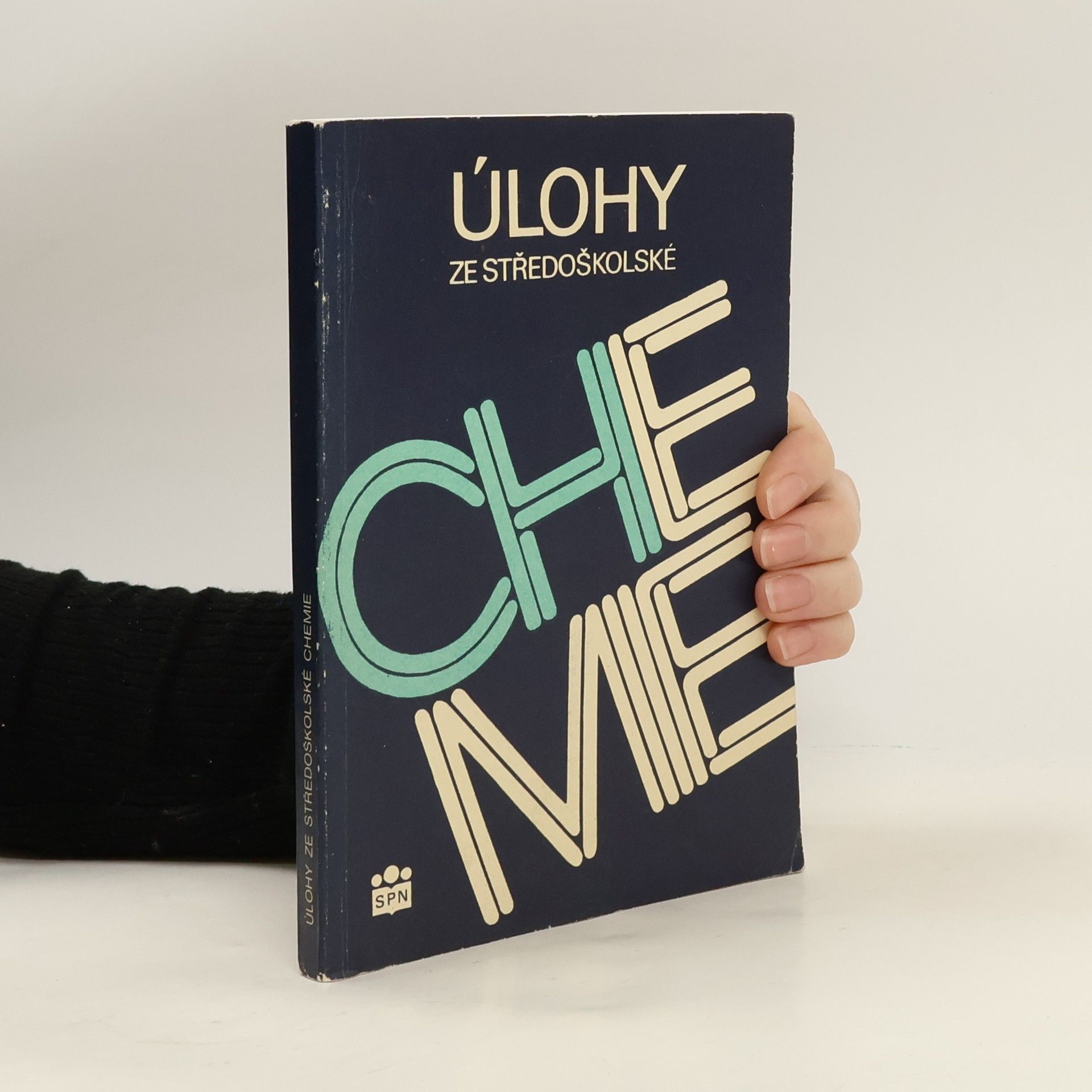 Úlohy ze středoškolské chemie : pomocná kniha pro žáky středních škol a gymnázií