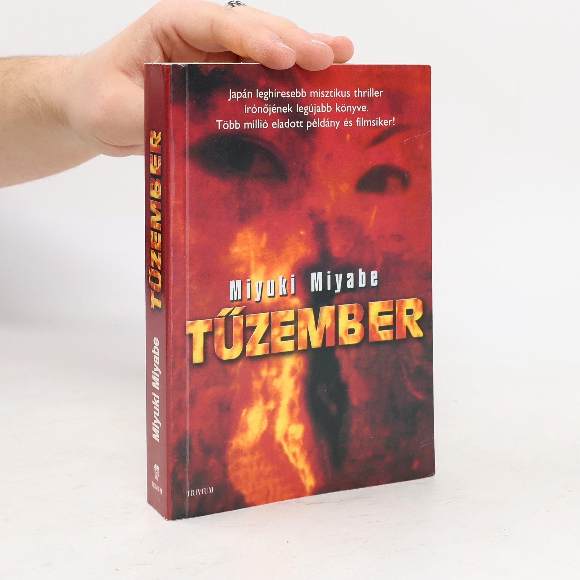 Miyuki Miyabe Tűzember