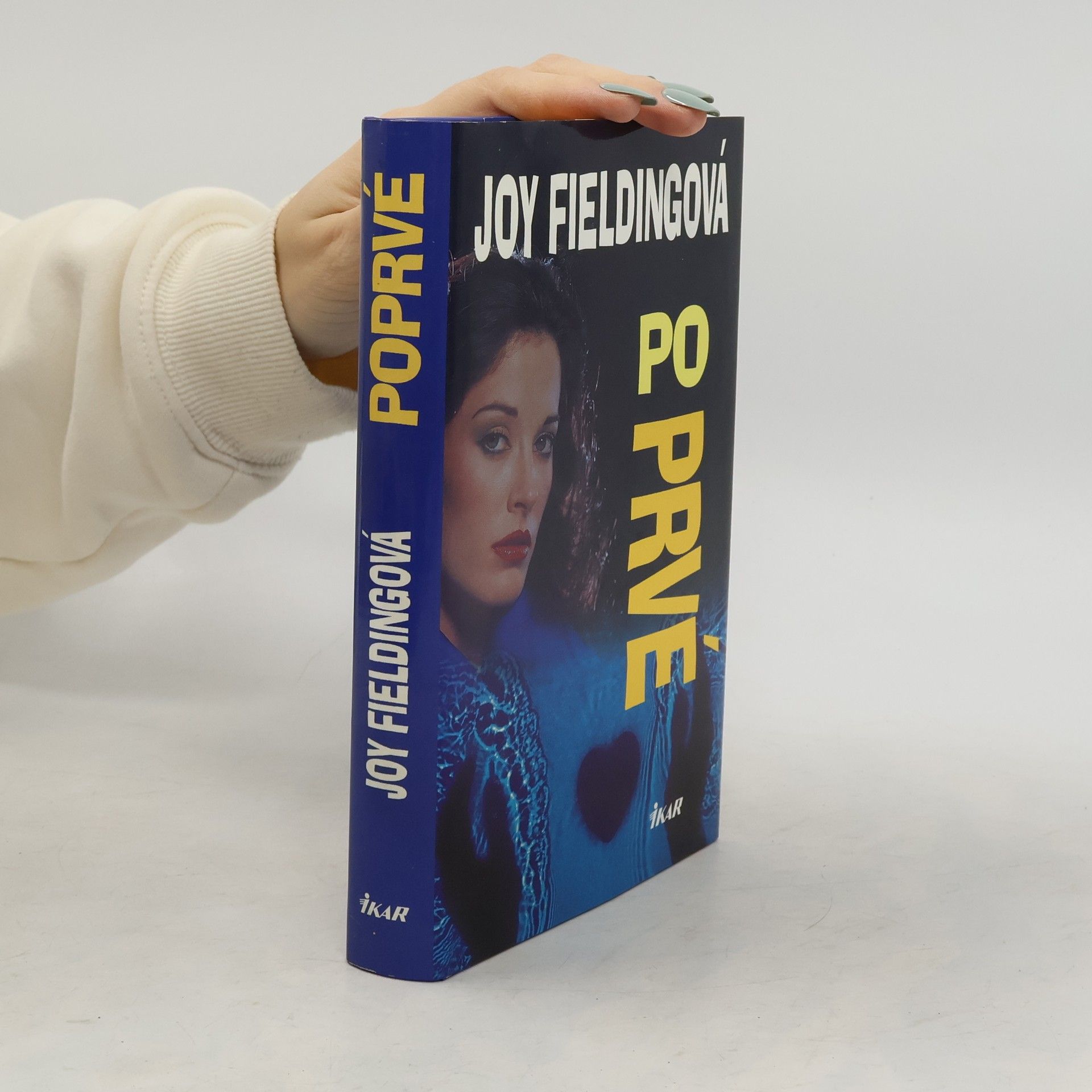 Joy Fielding Poprvé