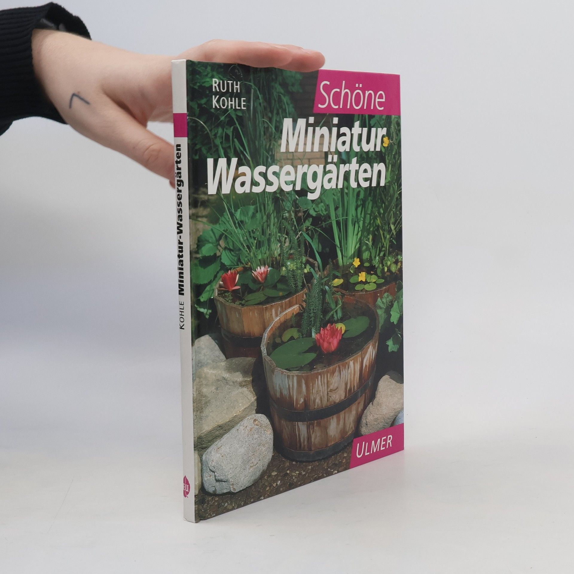 Schöne Miniatur-Wassergärten