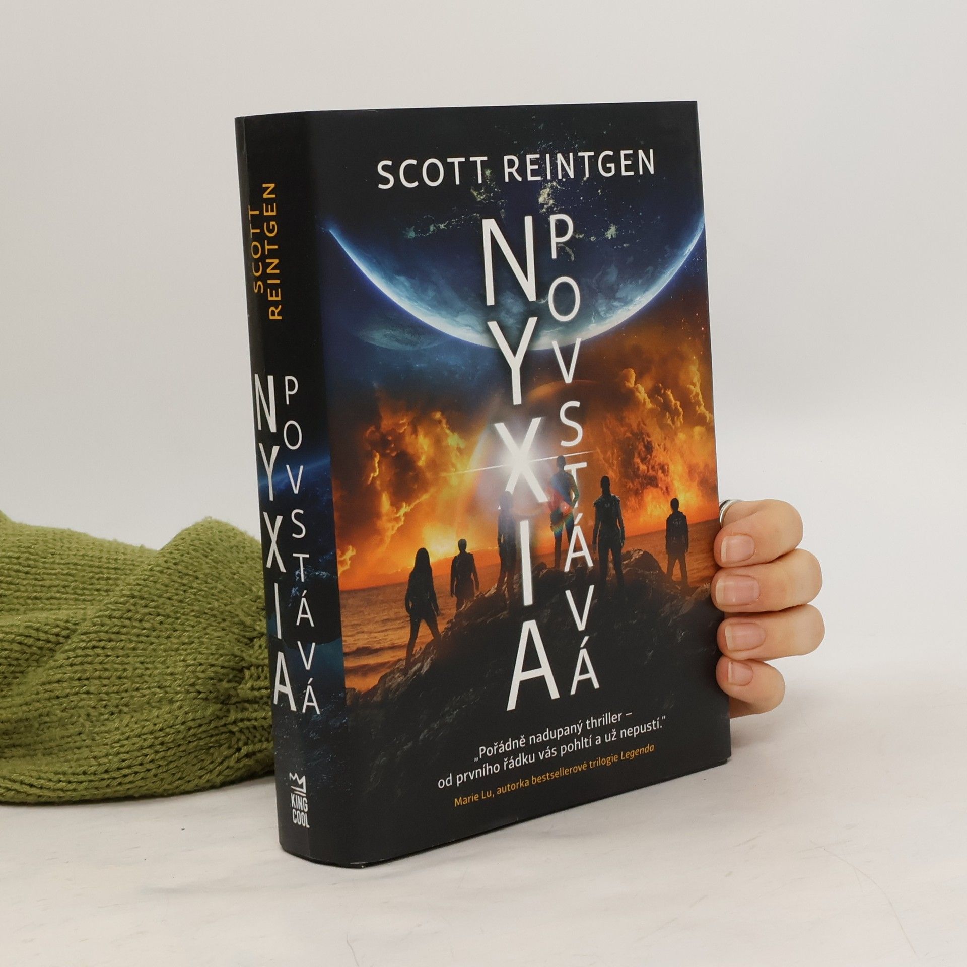 Scott Reintgen Nyxia povstává