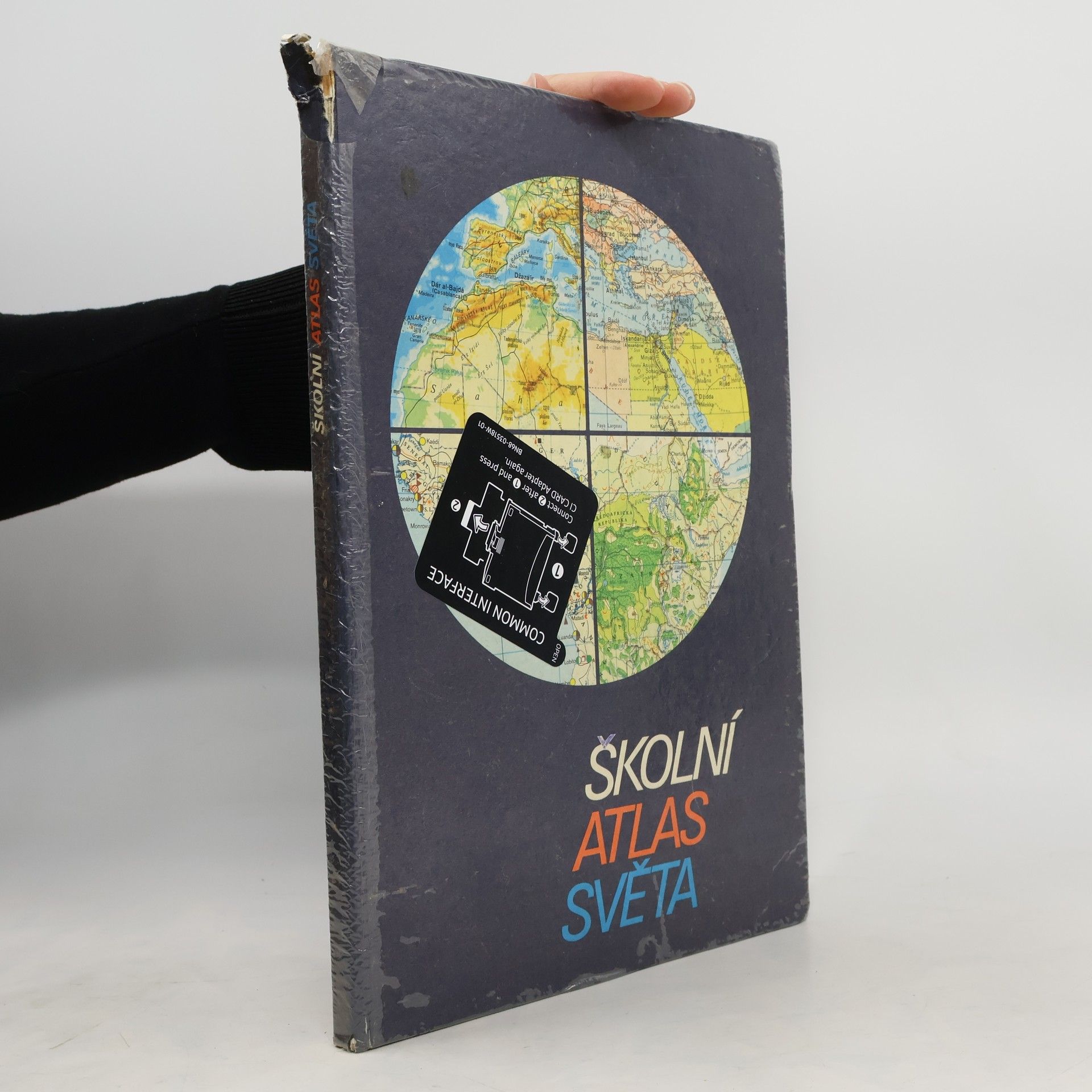 AA.VV. Školní atlas světa