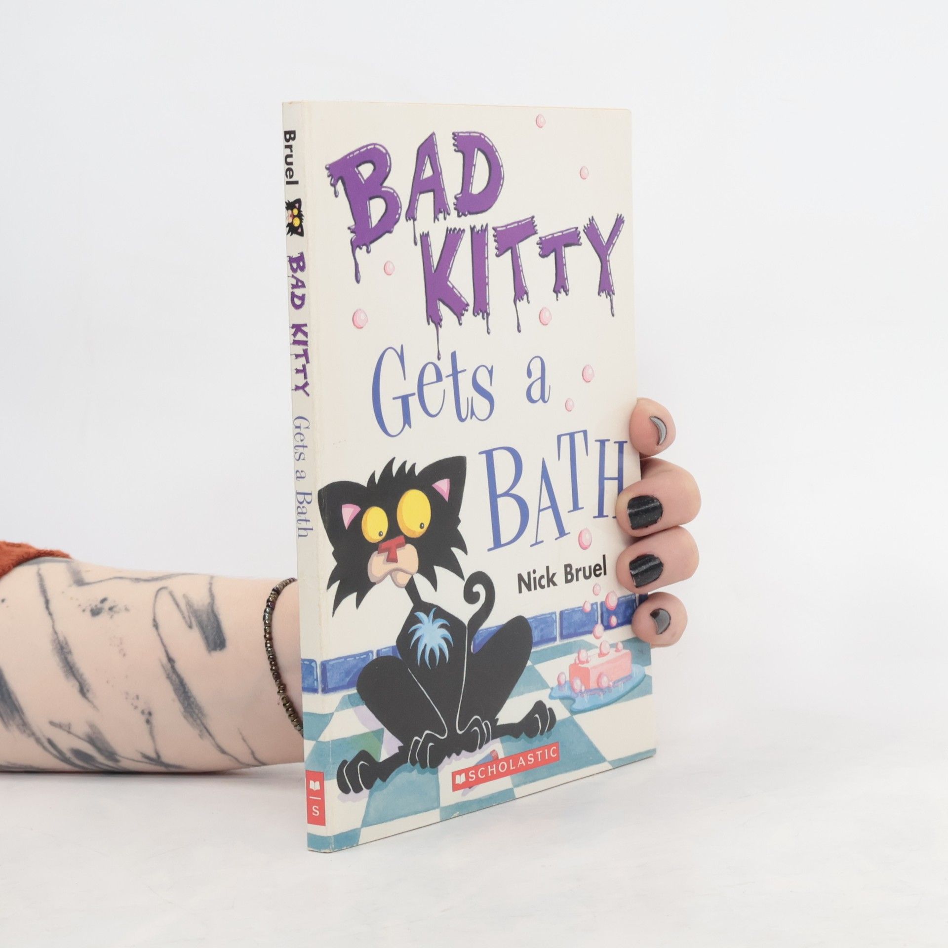Nick Bruel Bad Kitty Gets a Bath