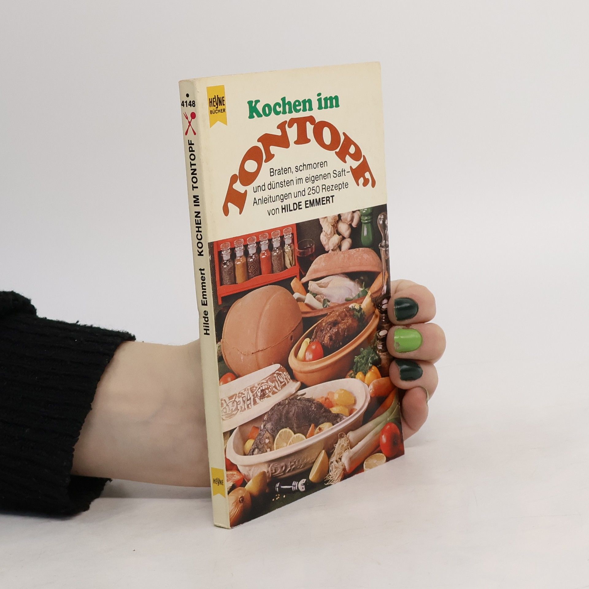 Hilde Emmert Kochen im Tontopf