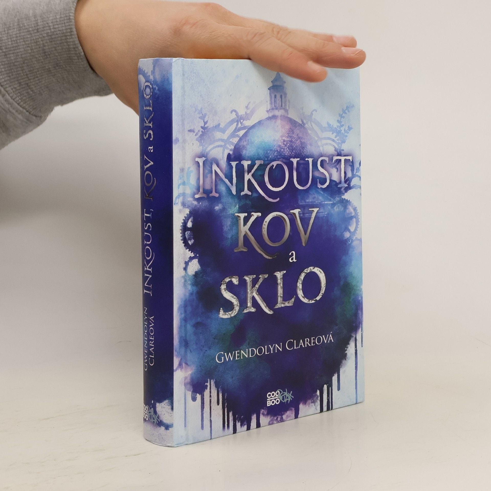 Gwendolyn Clare Inkoust, kov a sklo