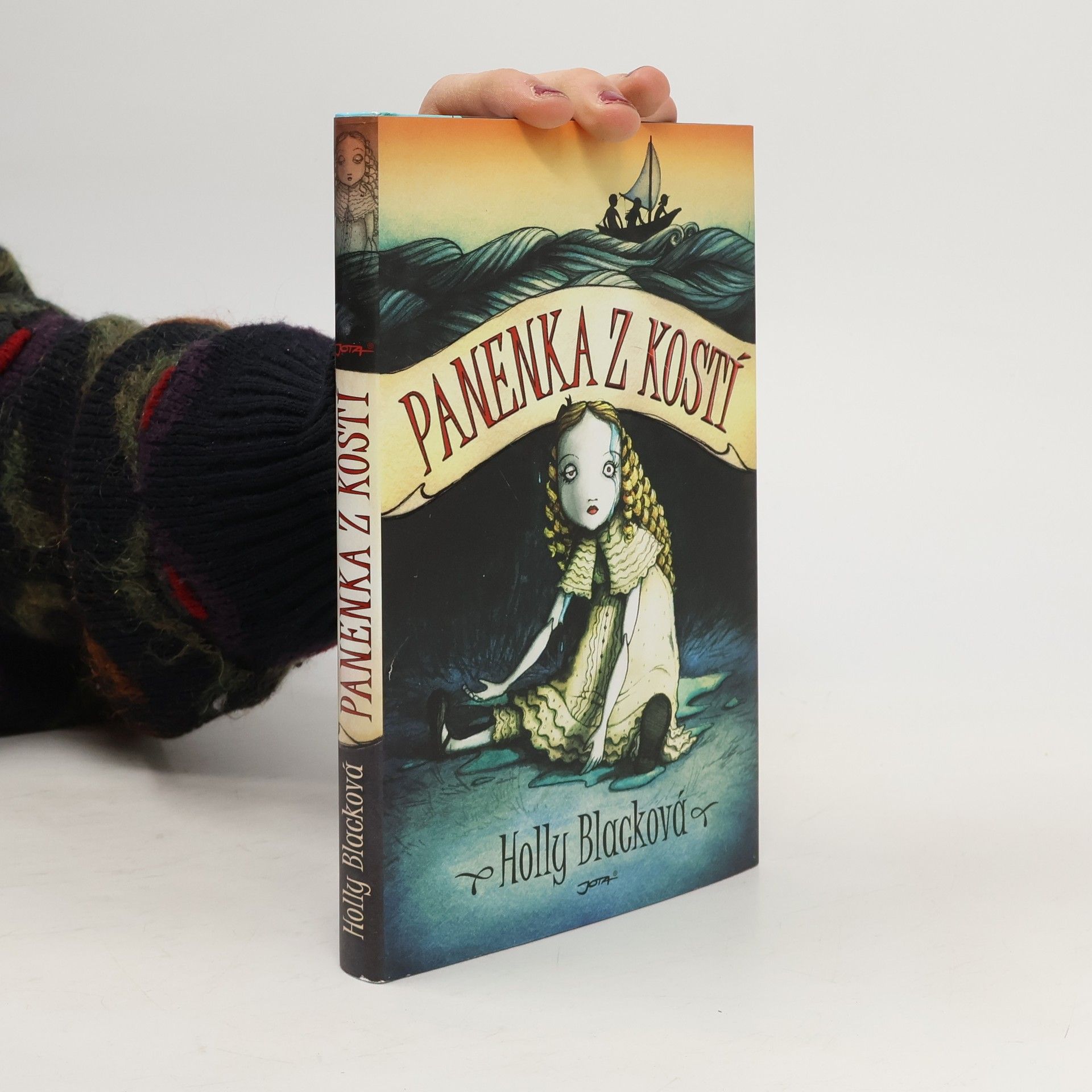 Holly Black Panenka z kostí