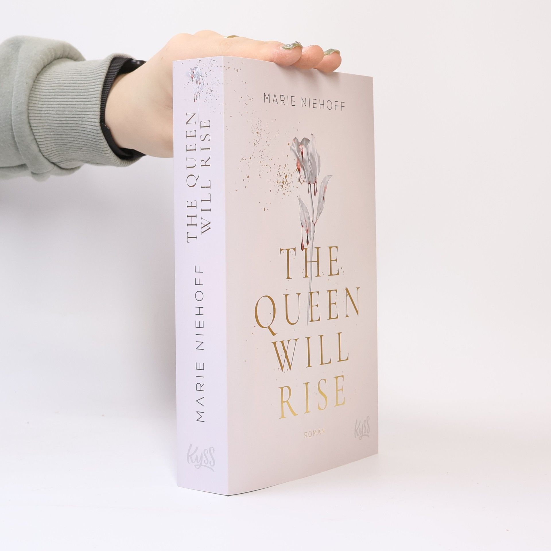 Marie Niehoff The Queen Will Rise
