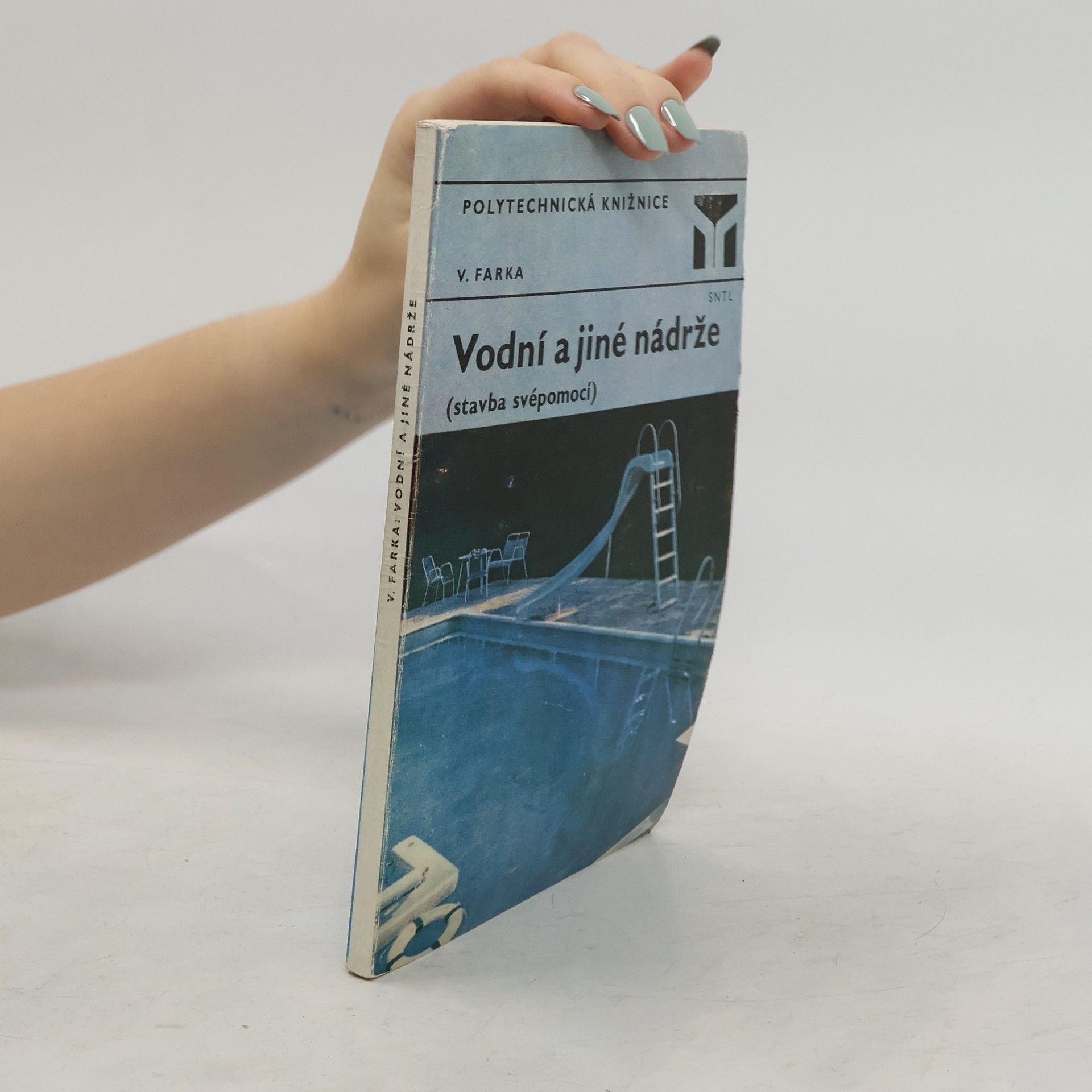 Vodní a jiné nádrže. Stavba svépomocí