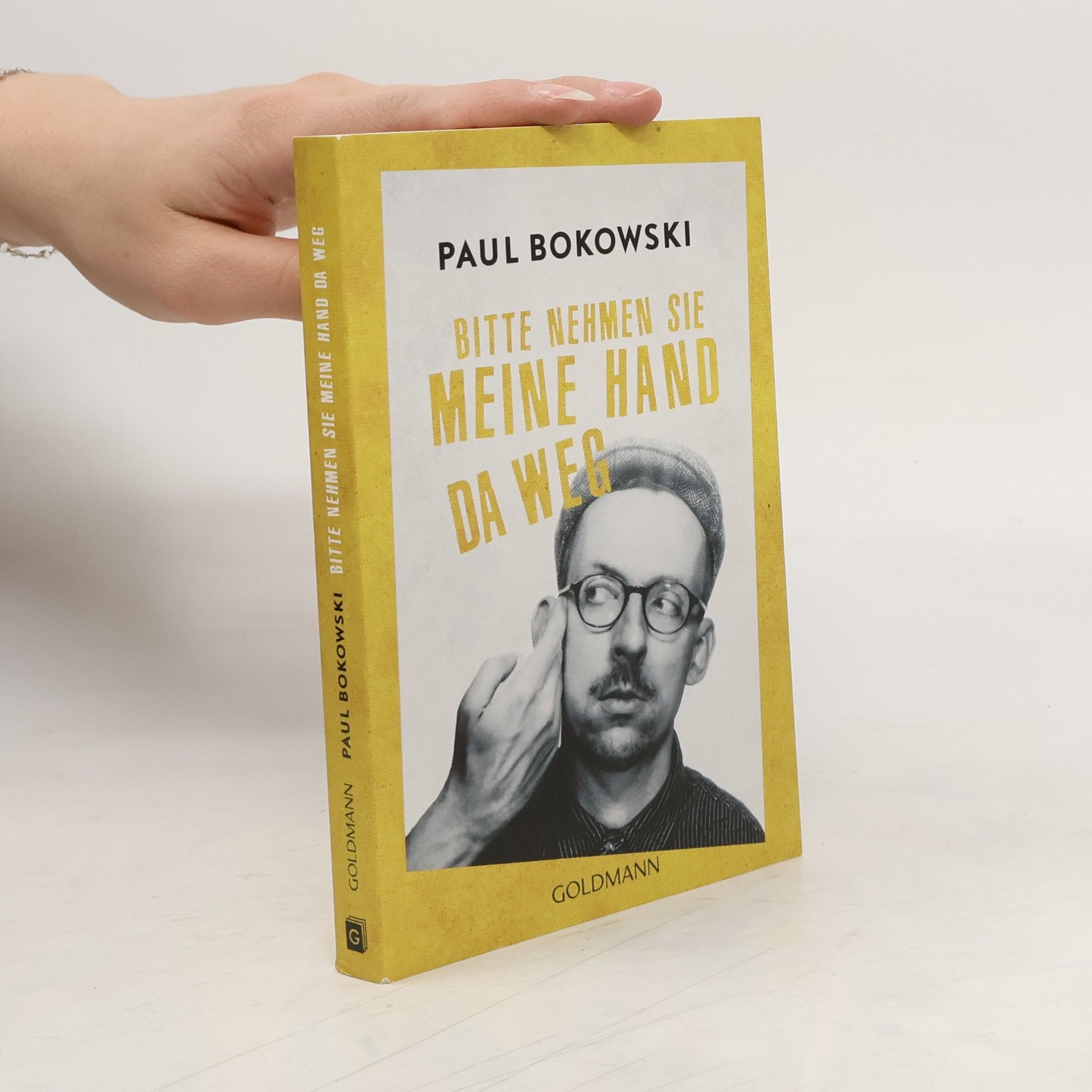 Bitte nehmen Sie meine Hand da weg