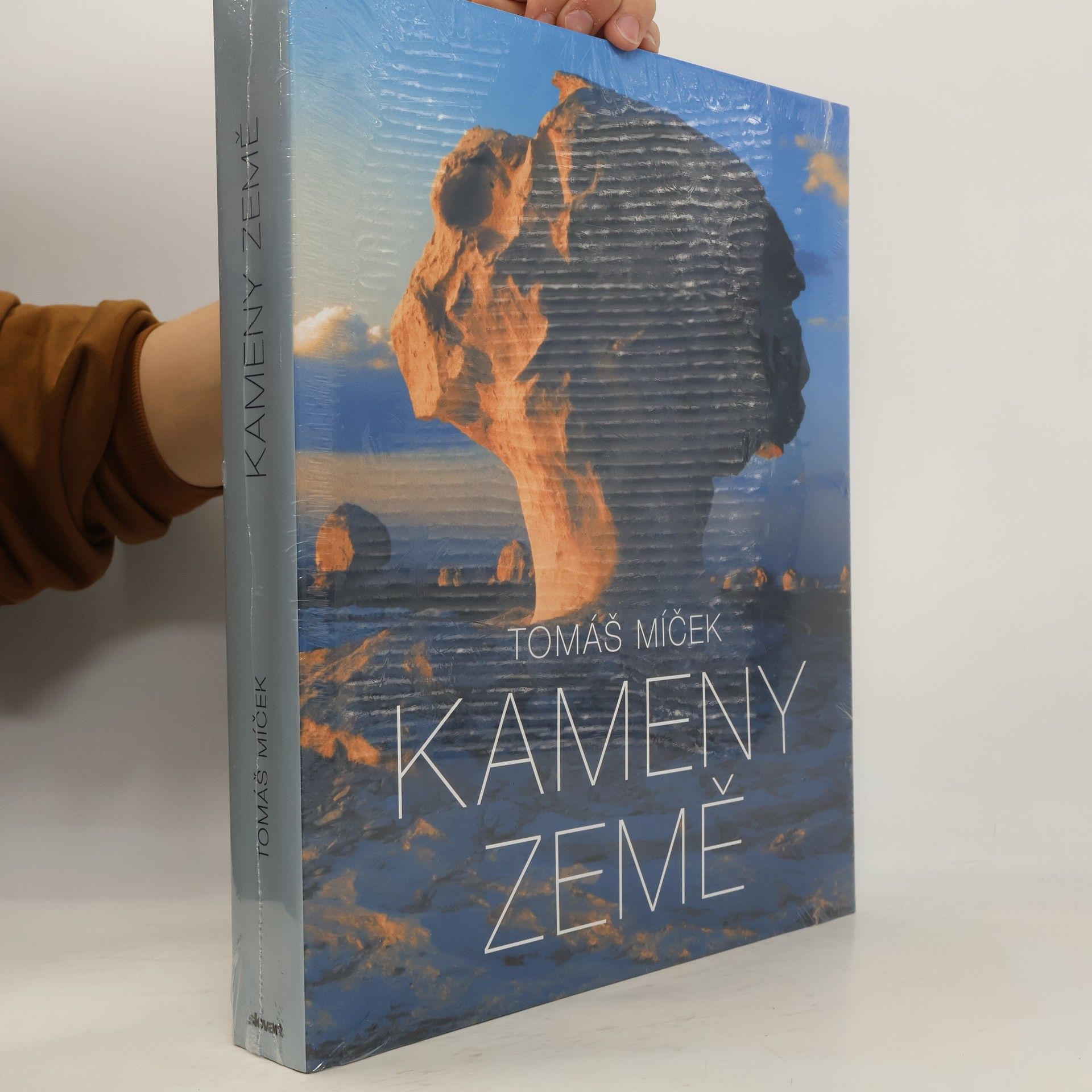 Stones of the Earth = Steine der Erde = Kameny Země