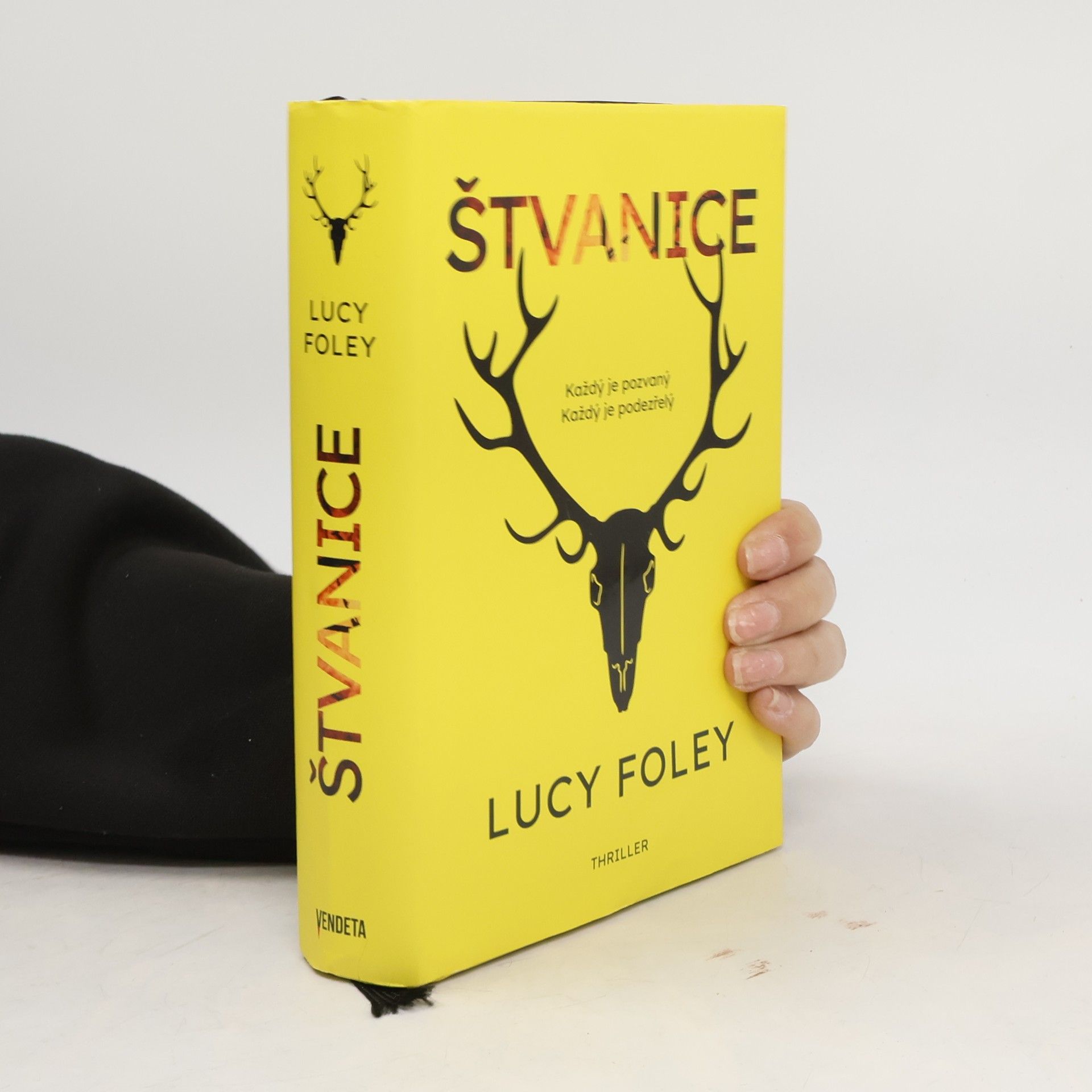 Lucy Foley Štvanice