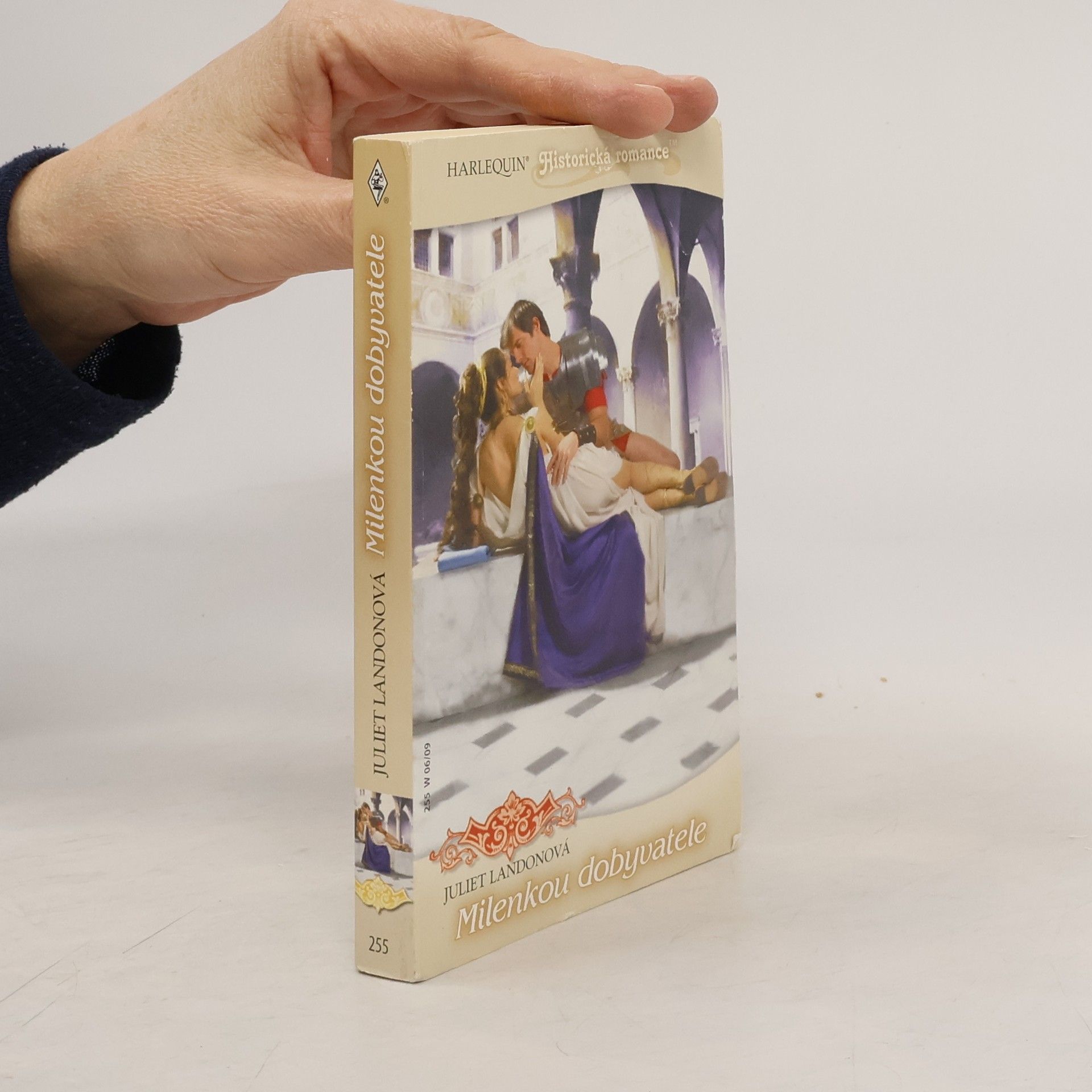 Juliet Landová Milenkou dobyvatele