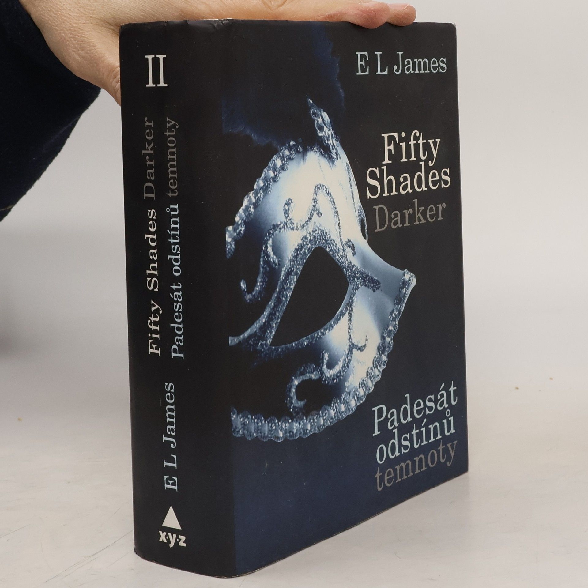 E. L. James Padesát odstínů temnoty