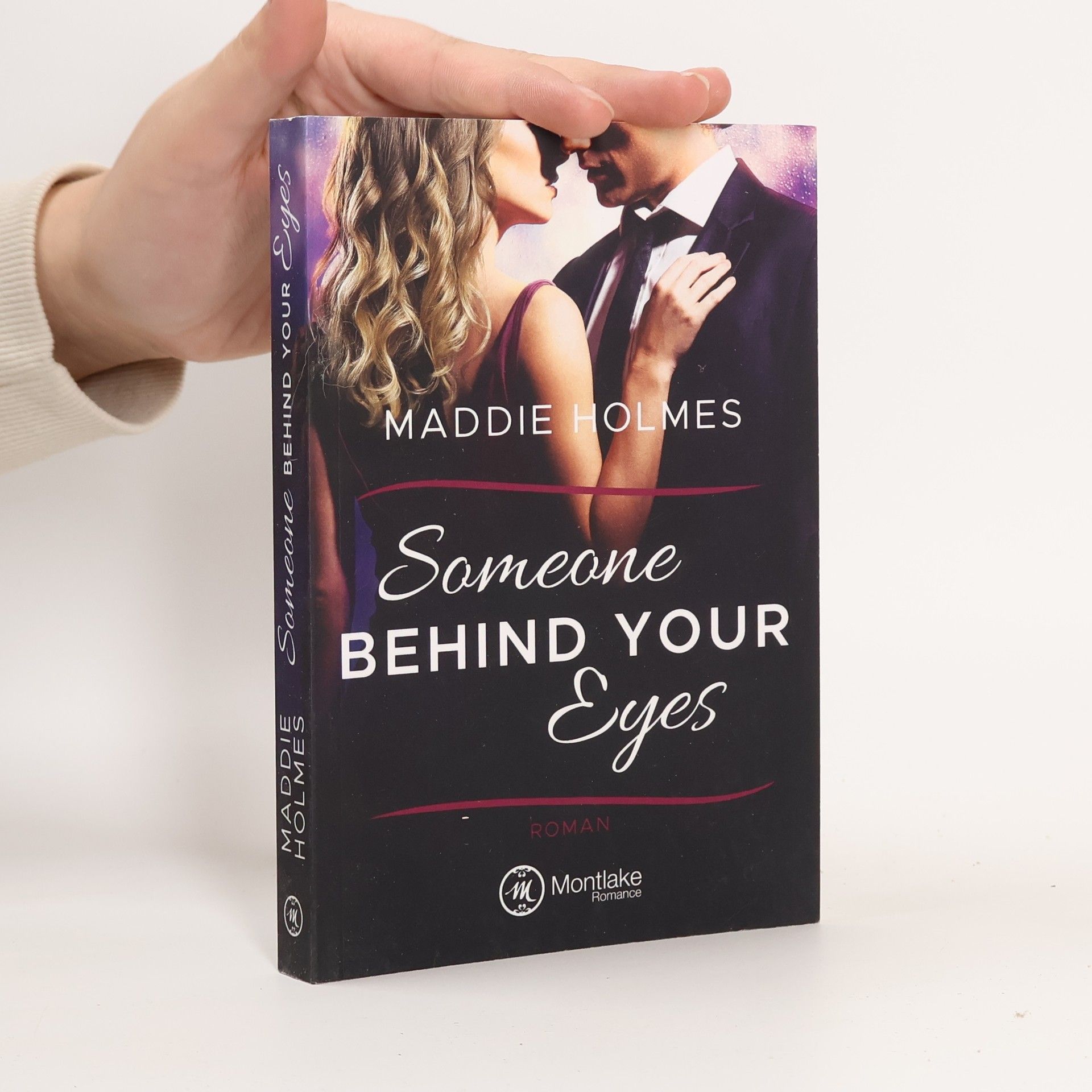 Maddie Holmes Someone behind your eyes