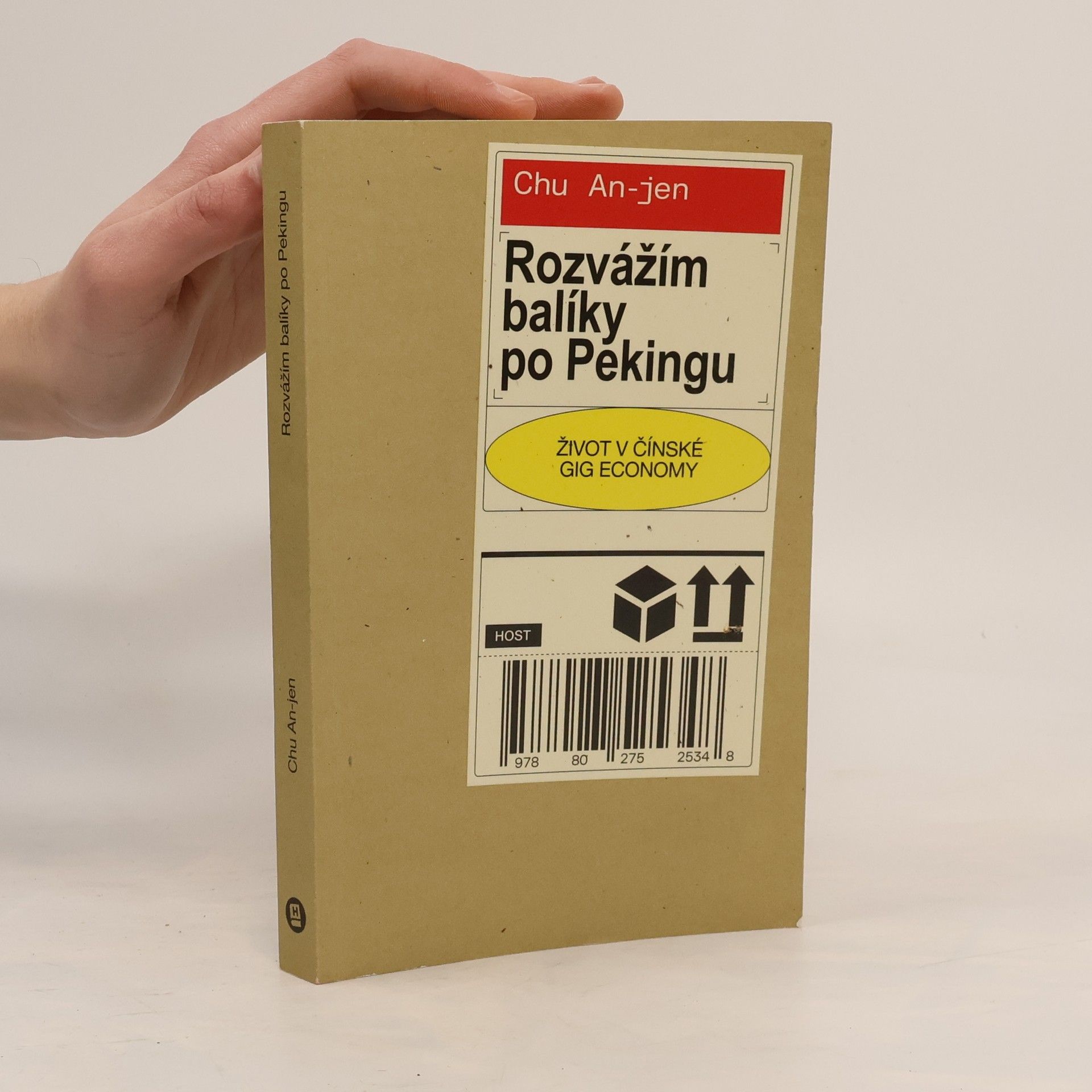 Chu An-jen Rozvážím balíky po Pekingu. Život v čínské gig economy