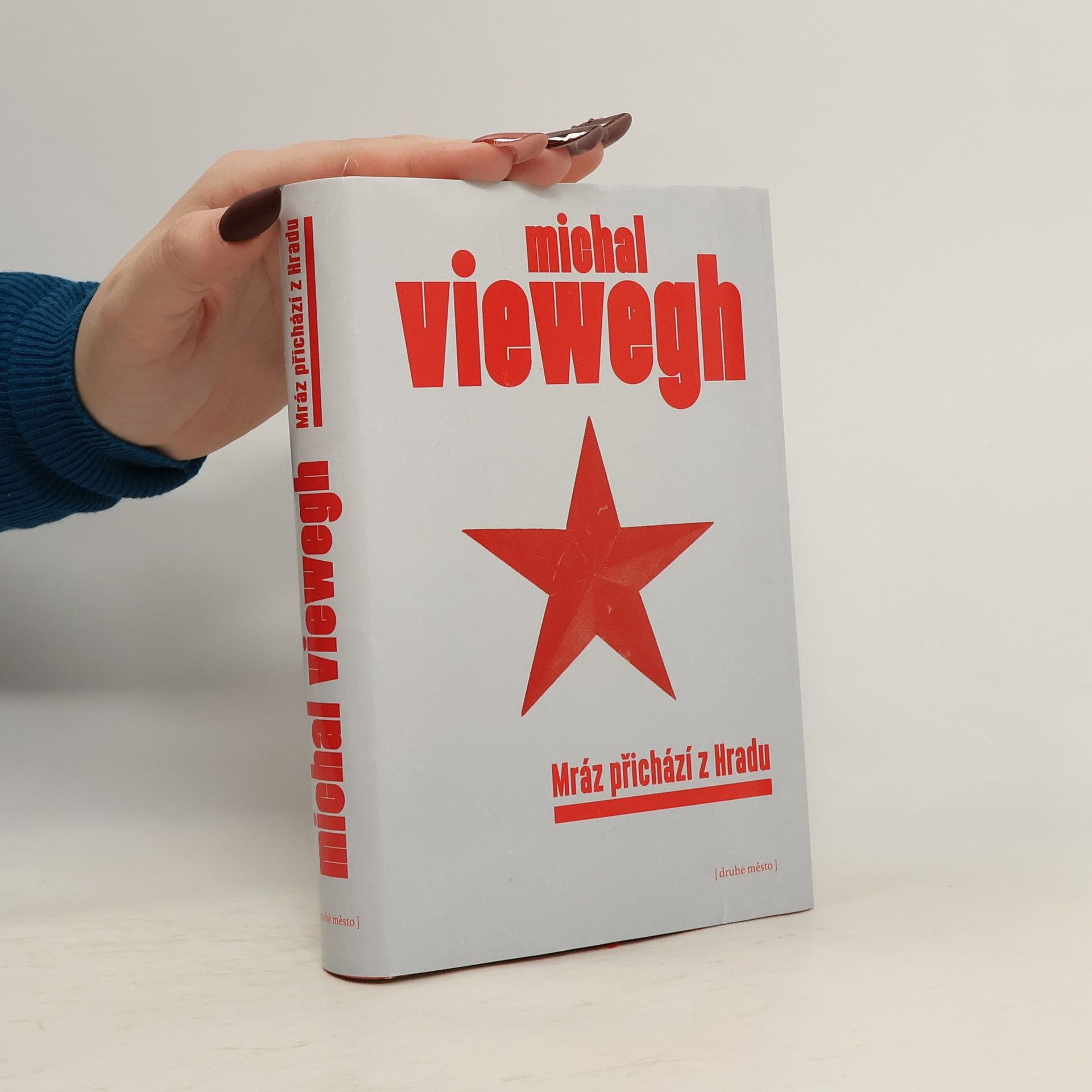 Michal Viewegh Mráz přichází z Hradu