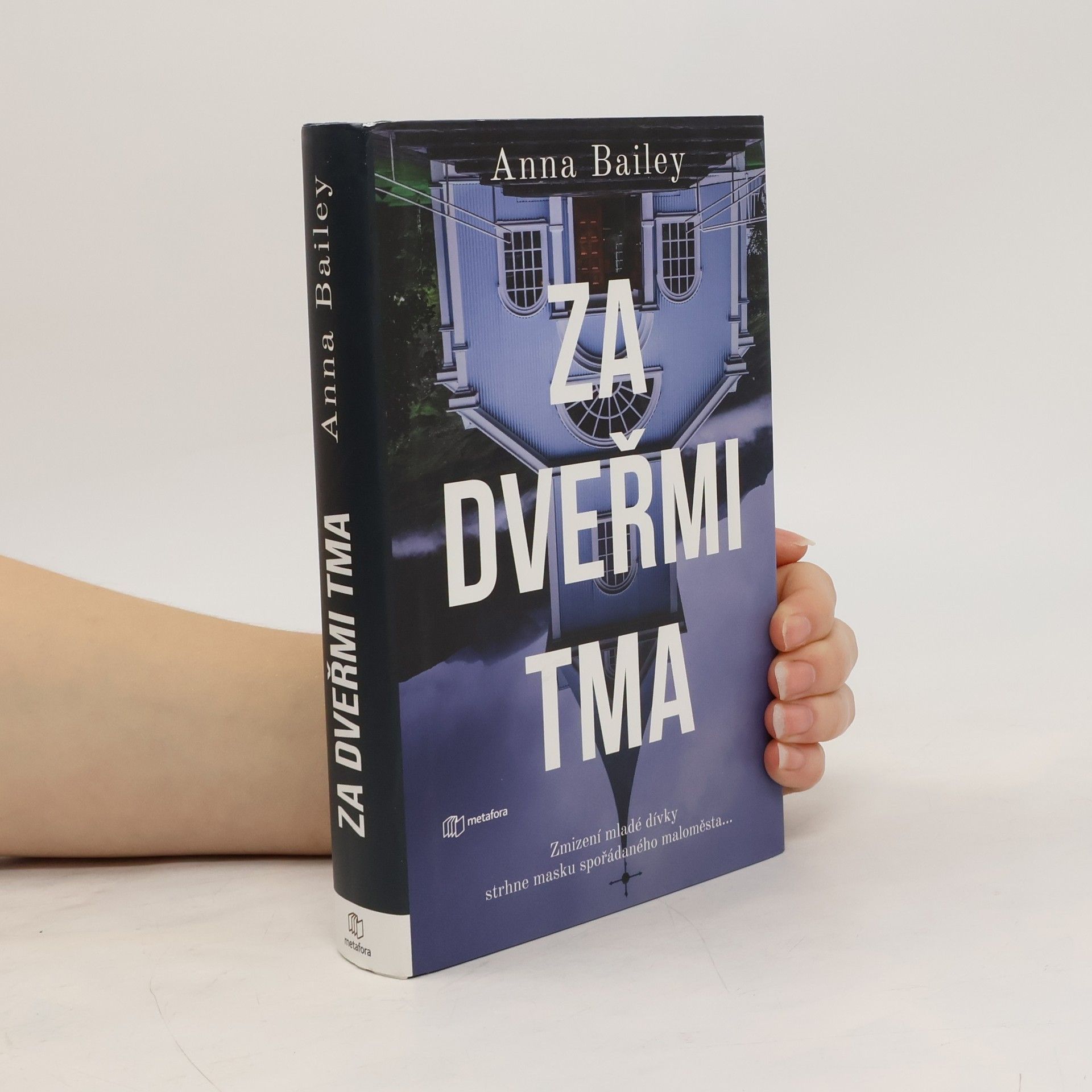 Anna Bailey Za dveřmi tma