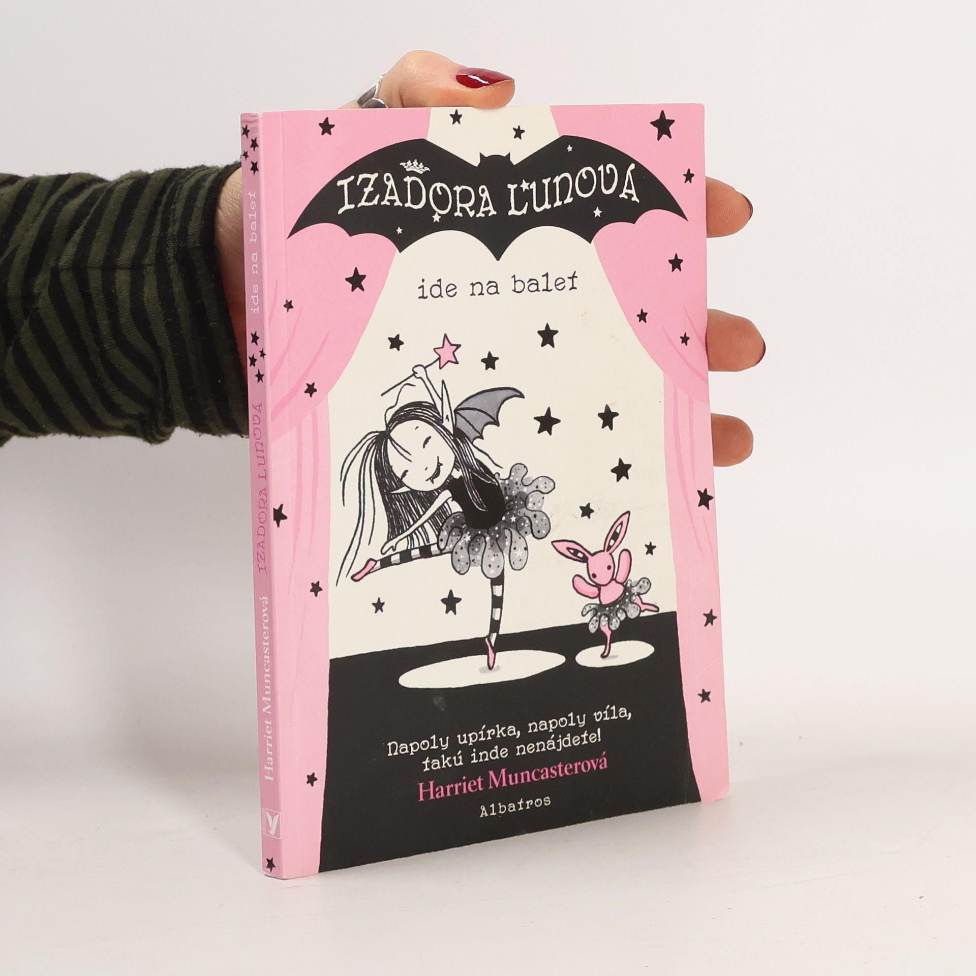 Harriet Muncaster Izadora Lunová ide na balet