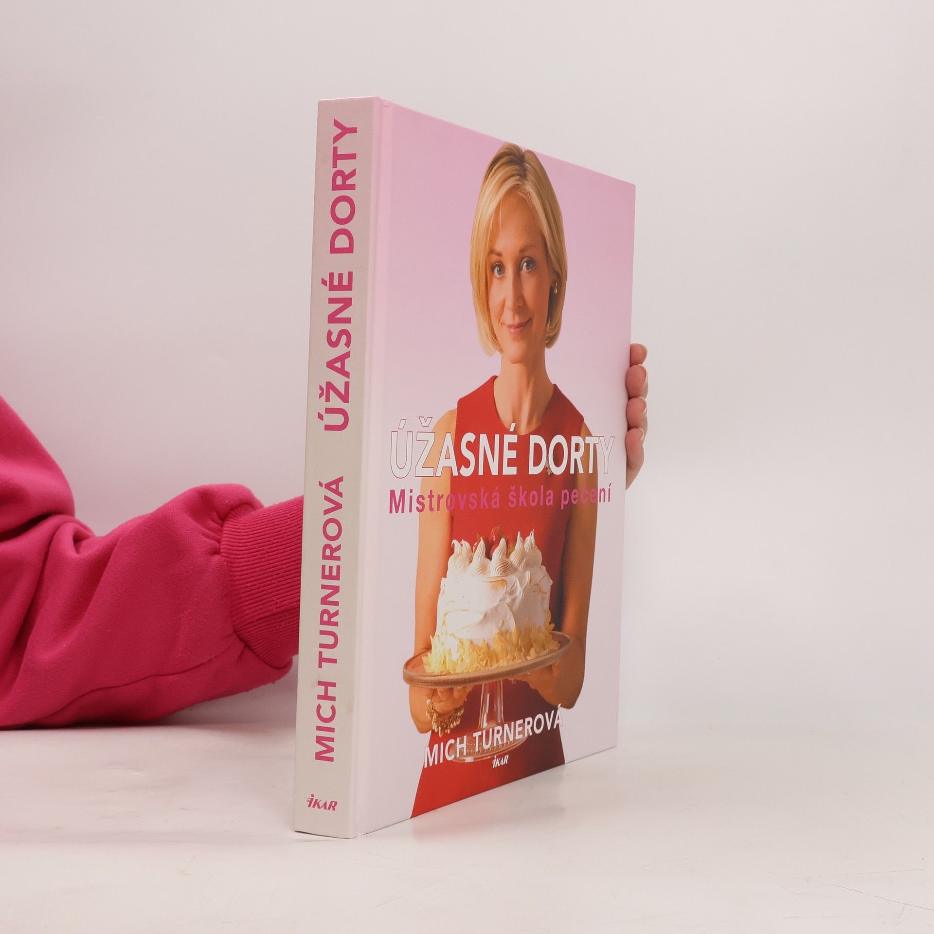 Mich Turner Úžasné dorty. Mistrovská škola pečení