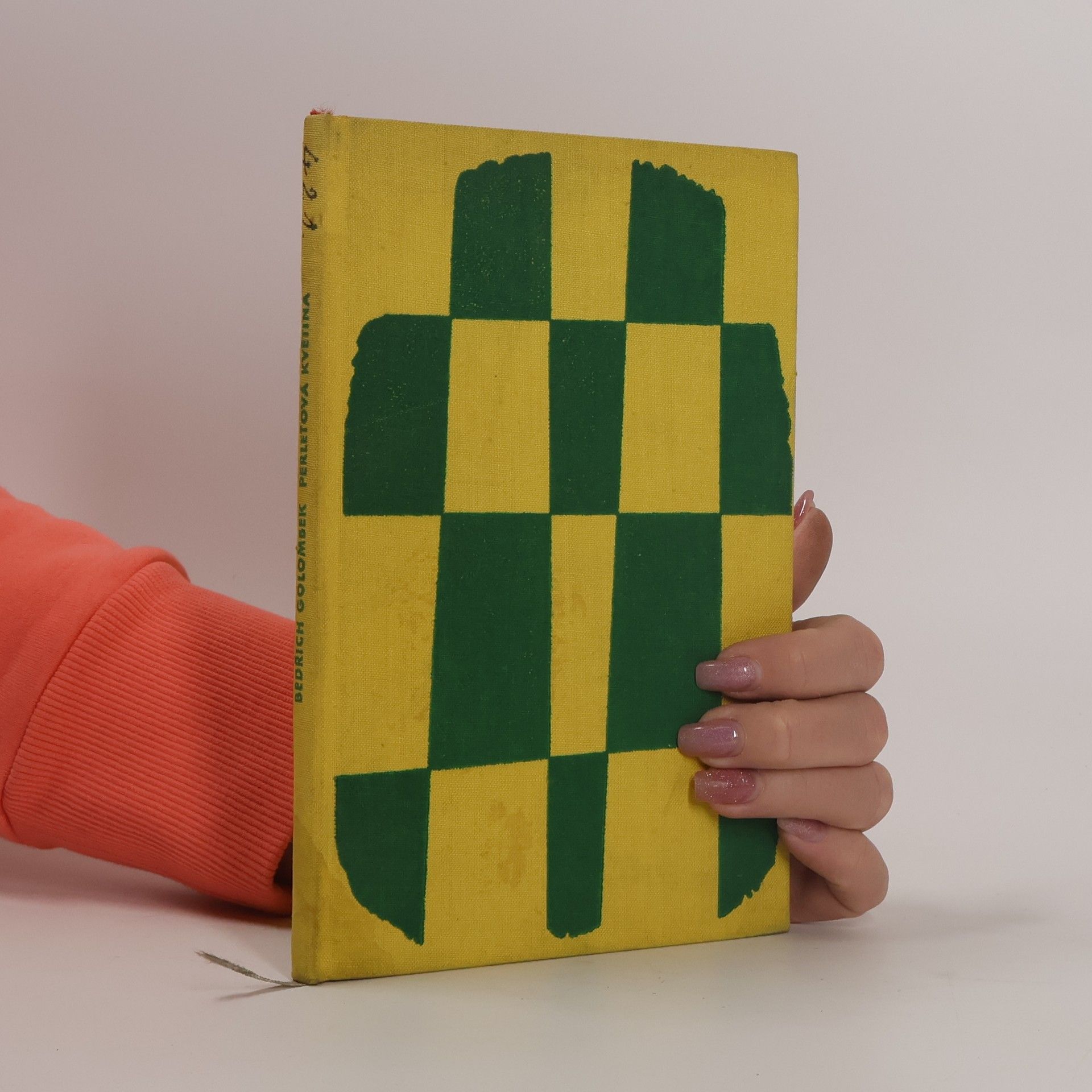 Perleťová květina